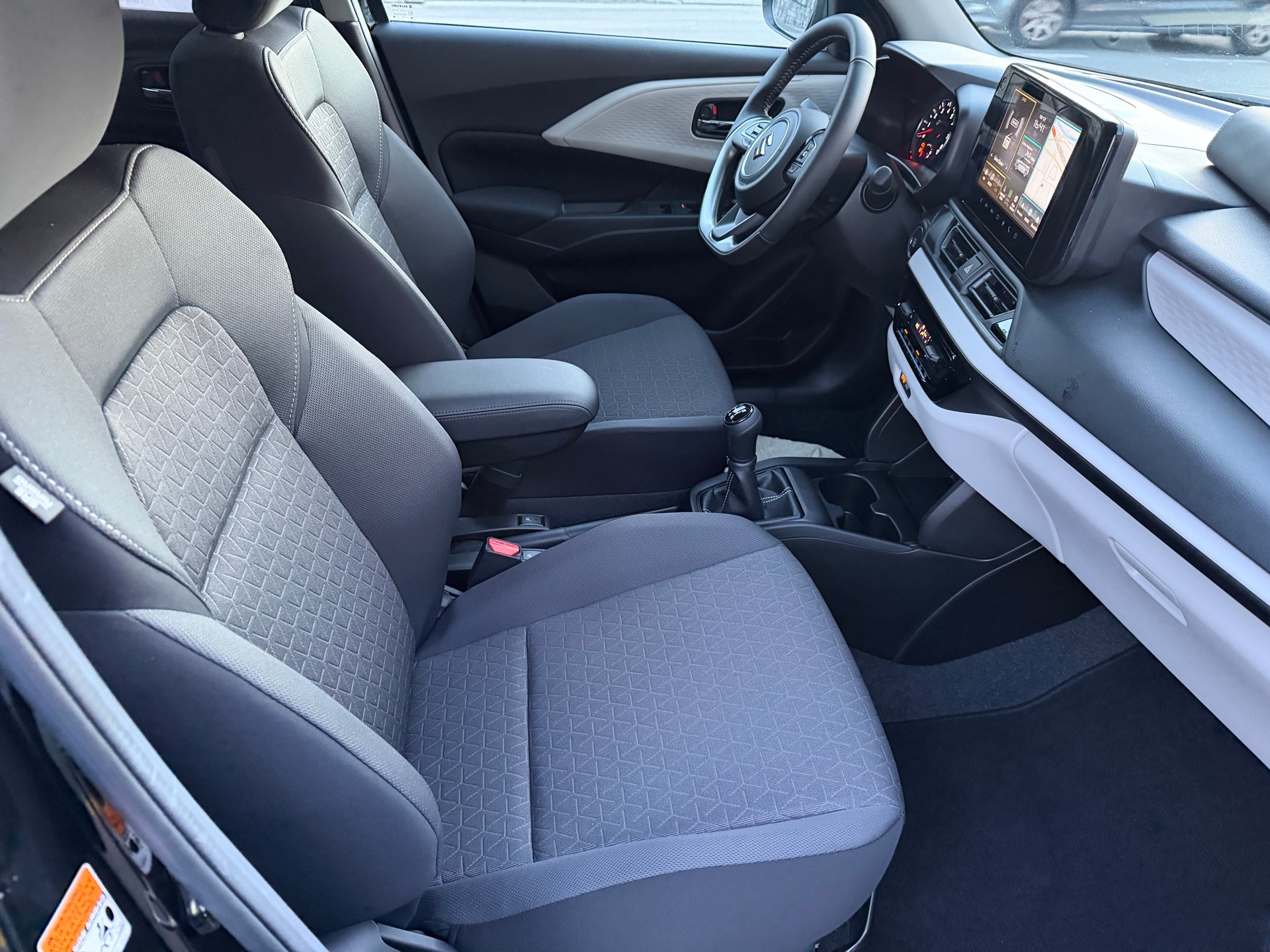 SUZUKI Compact .+ Hybrid4X4 MODEL 2025-image-8