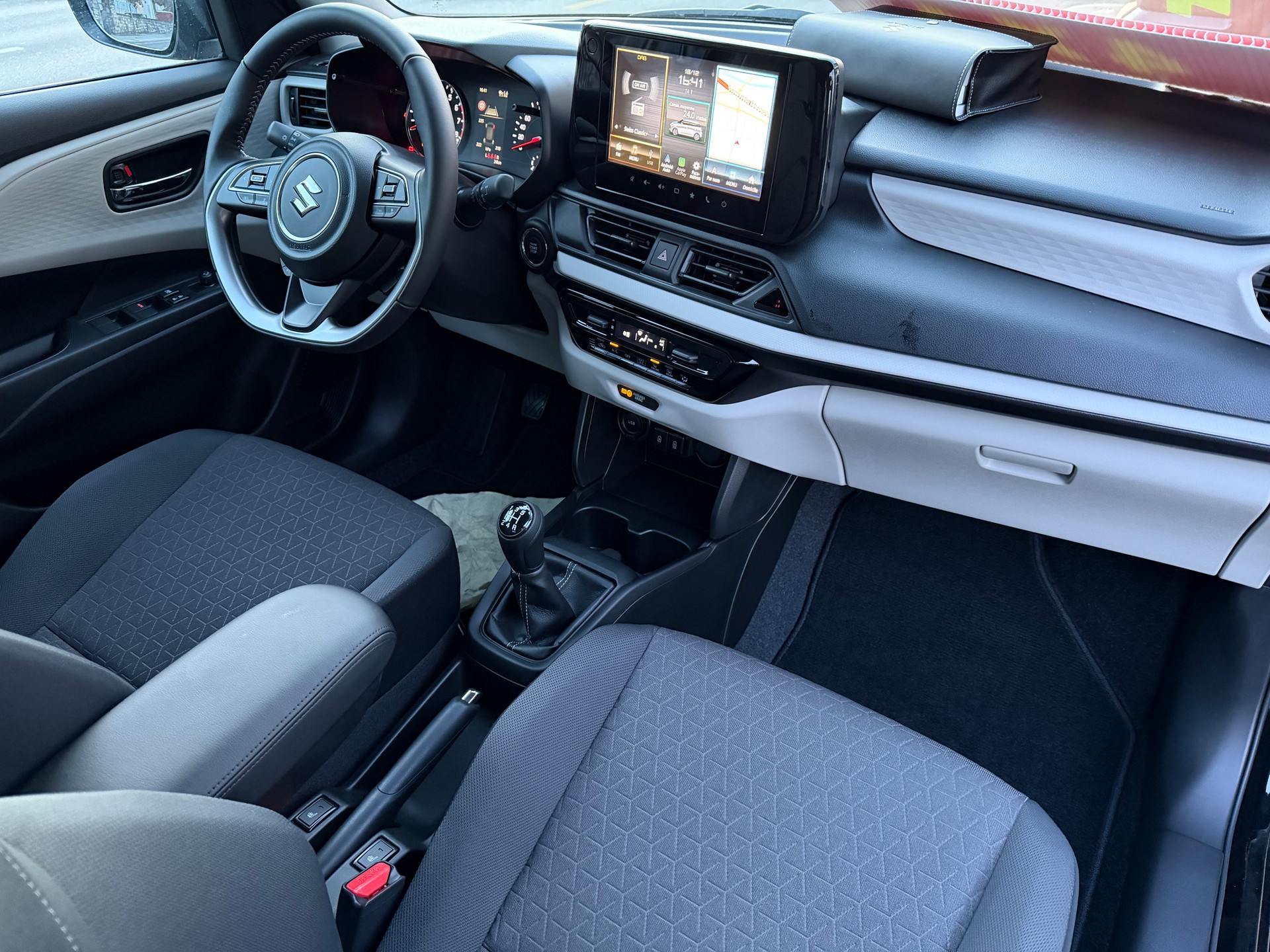 SUZUKI Compact .+ Hybrid4X4 MODEL 2025-image-9
