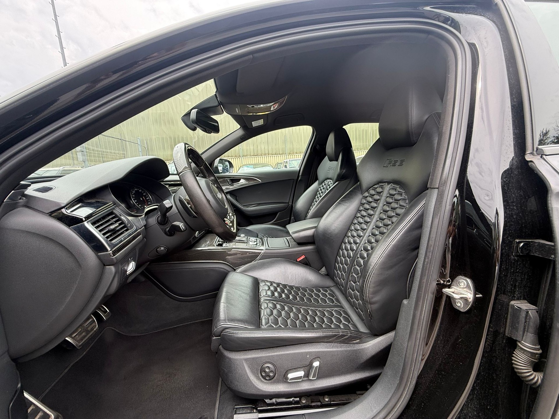 AUDI RS6 Avant 4.0 TFSI V8 quattro Tiptronic-image-10