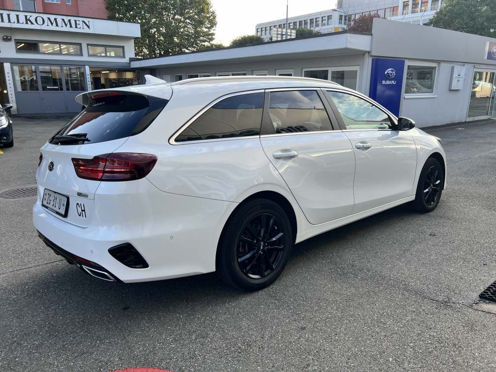 KIA Ceed SW 1.6 GDi Plug-in Hybrid Style-image-5
