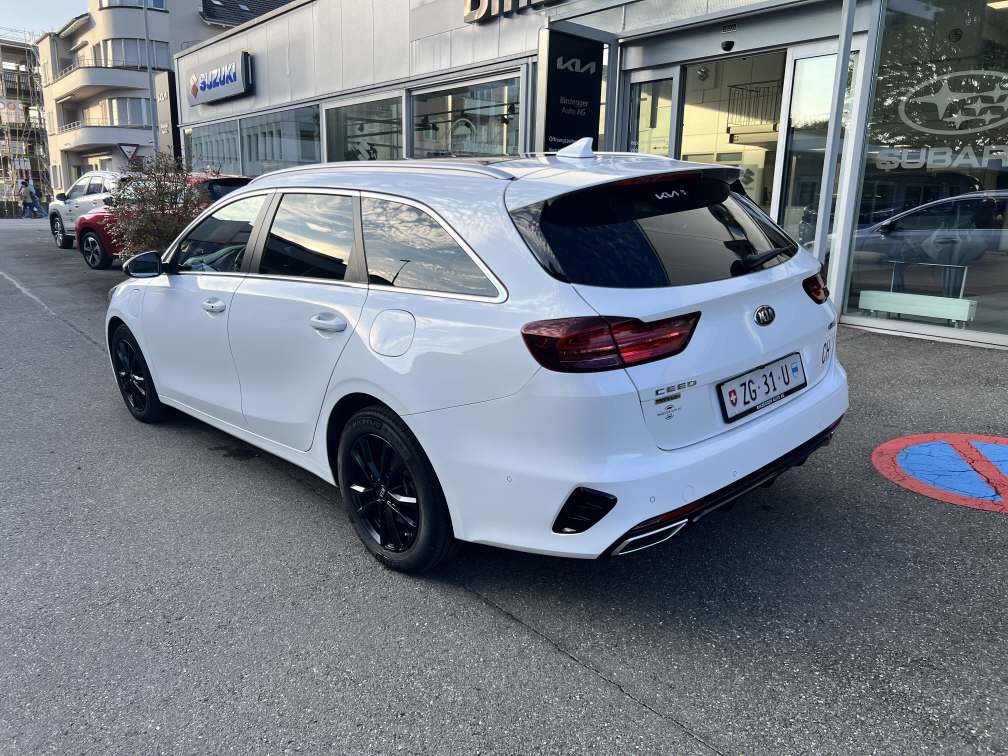 KIA Ceed SW 1.6 GDi Plug-in Hybrid Style-image-3