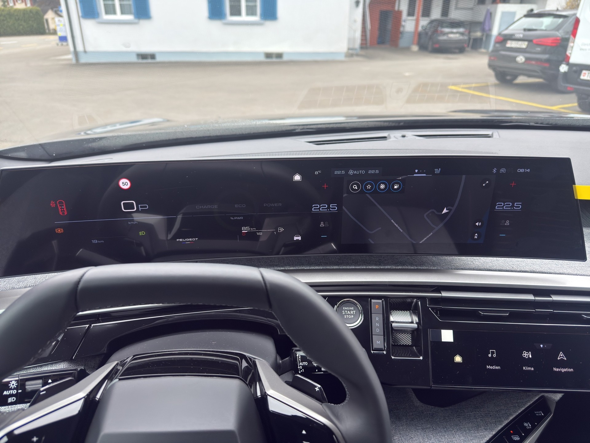 PEUGEOT 3008 145 e-DSC6 Hybrid Allure-image-11