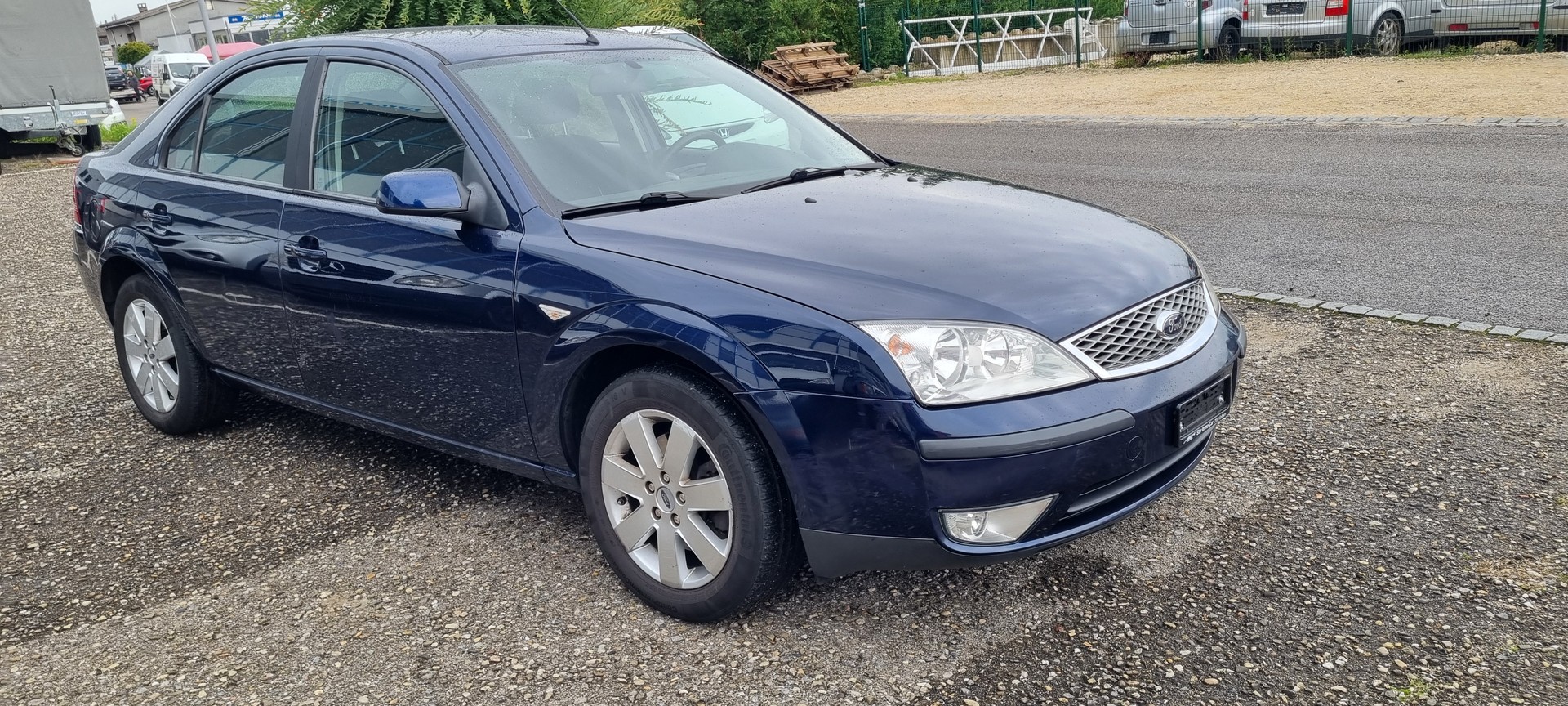 FORD Mondeo 2.0i 16V Ghia-image-1