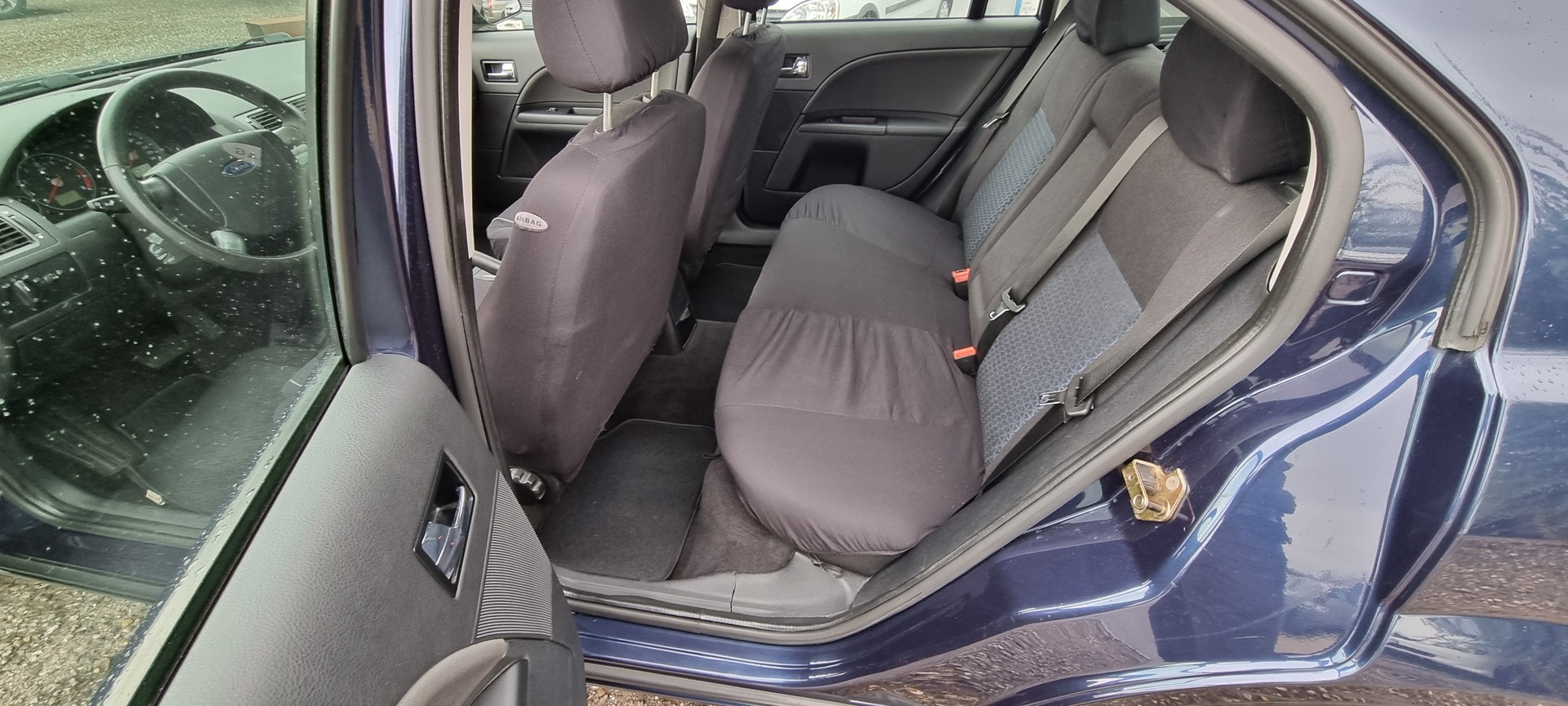 FORD Mondeo 2.0i 16V Ghia-image-11