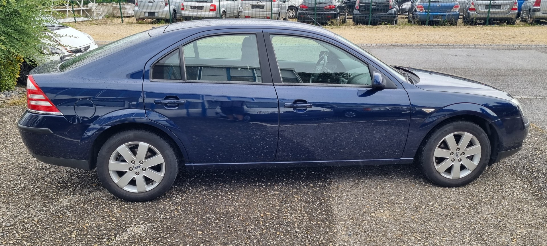 FORD Mondeo 2.0i 16V Ghia-image-4