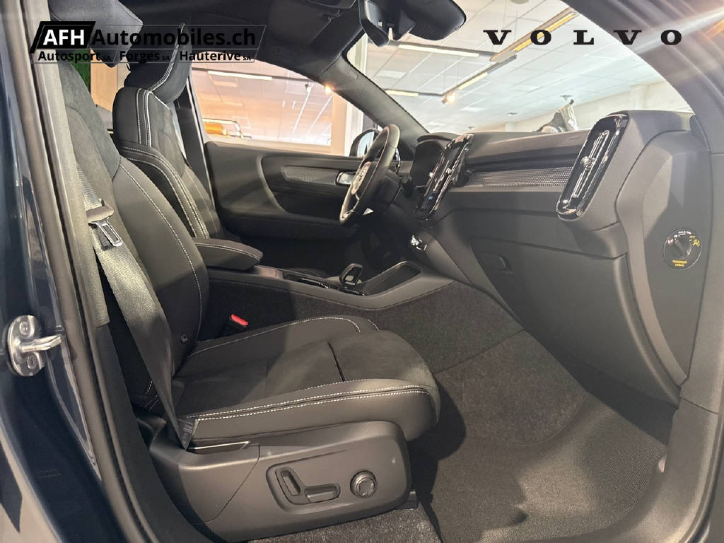 VOLVO EC40 Twin Performance Black Ed-image-16