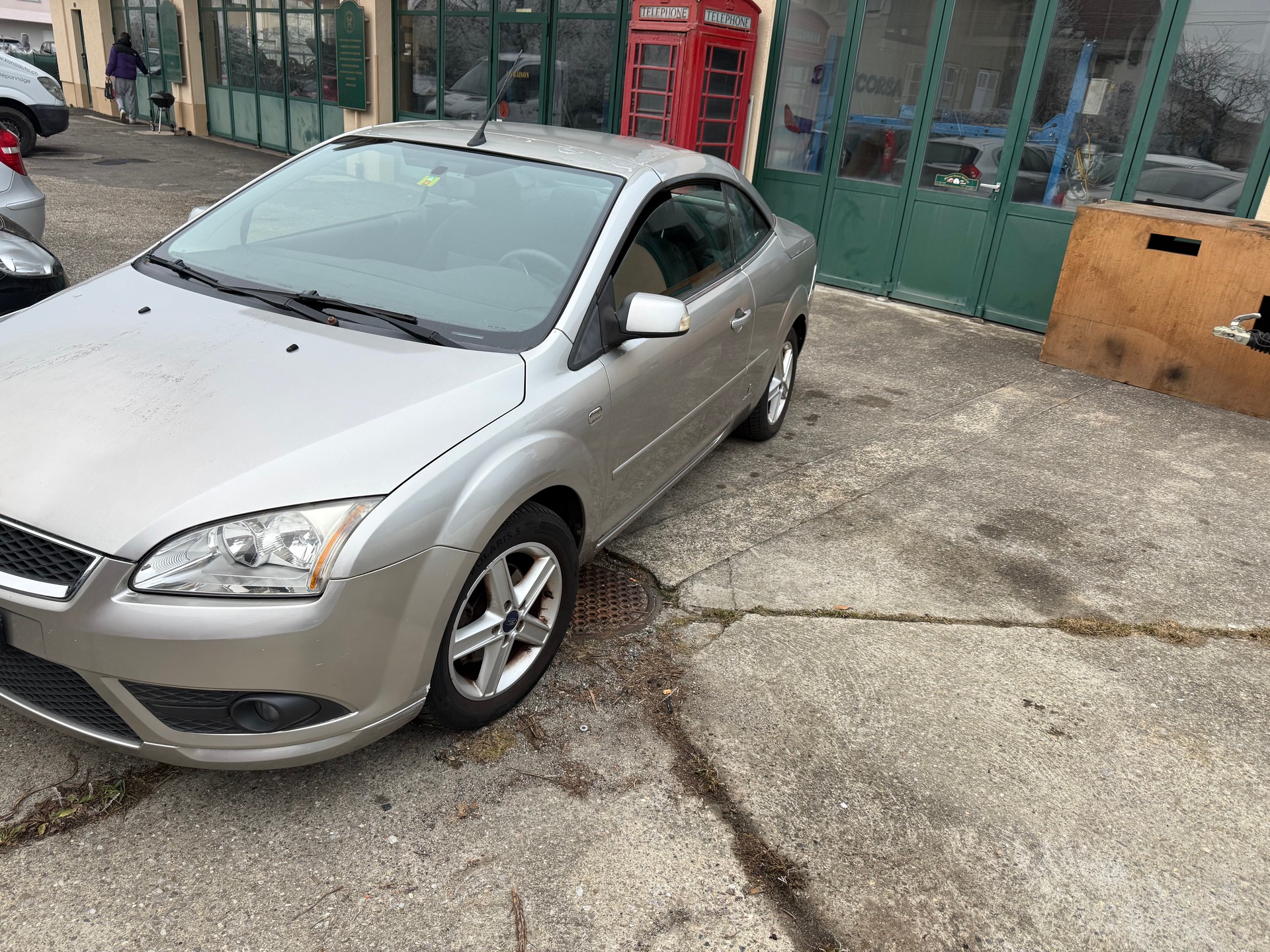 FORD Focus CC 1.6i Ambiente