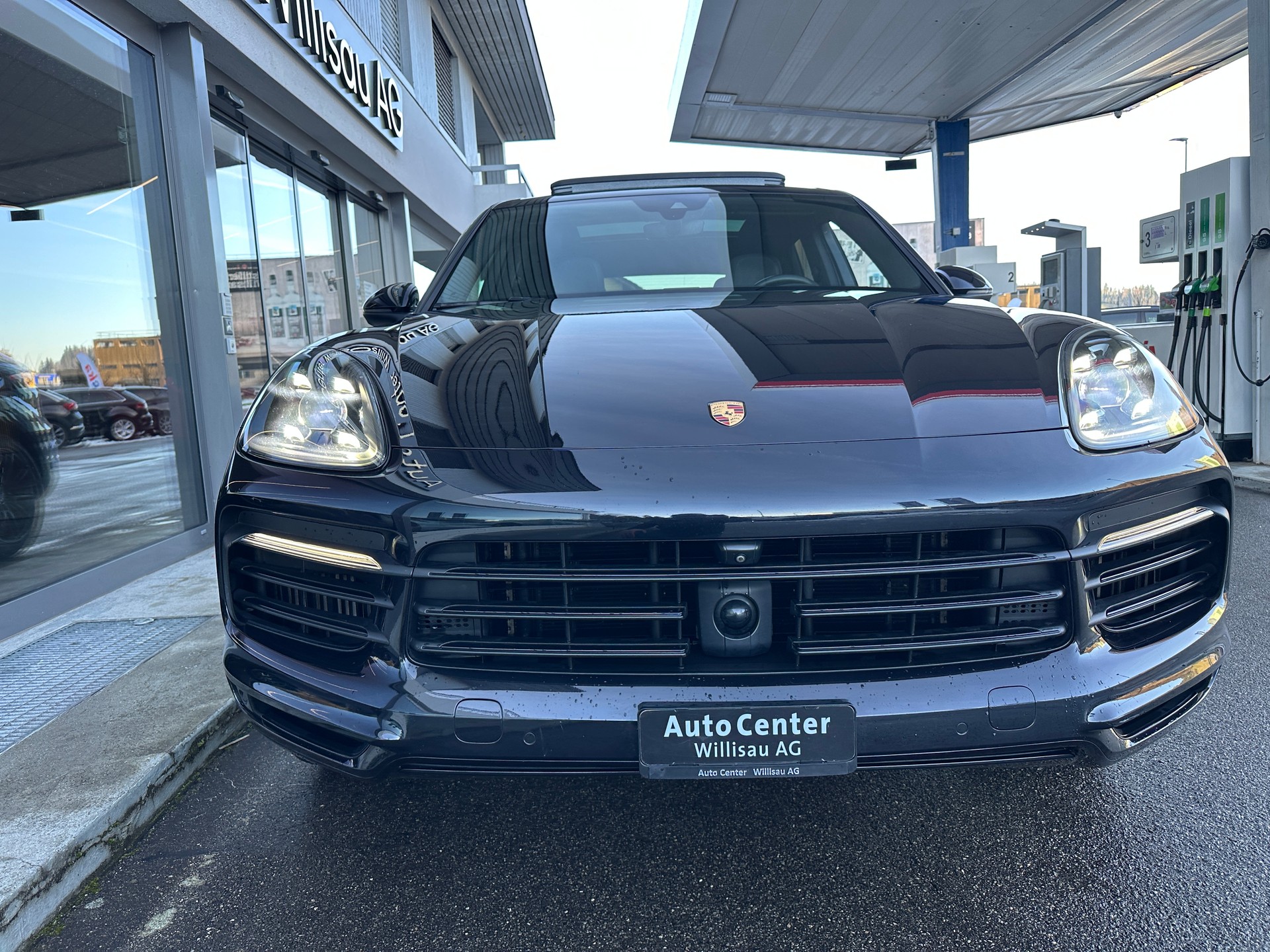 PORSCHE Cayenne S-showroom-element-3
