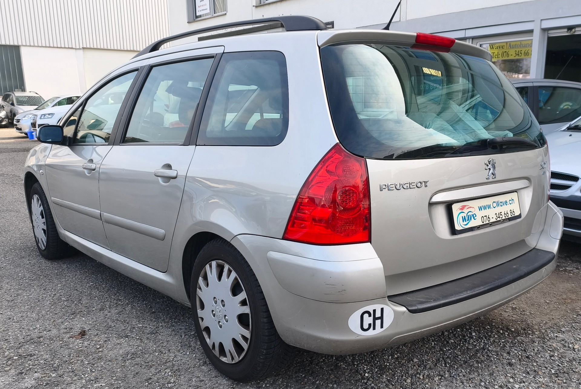 PEUGEOT 307 SW 2.0 HDI Black&Silver Edition-image-2