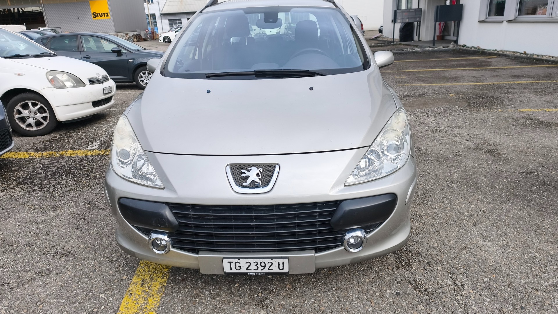 PEUGEOT 307 SW 2.0 HDI Black&Silver Edition-showroom-element-1