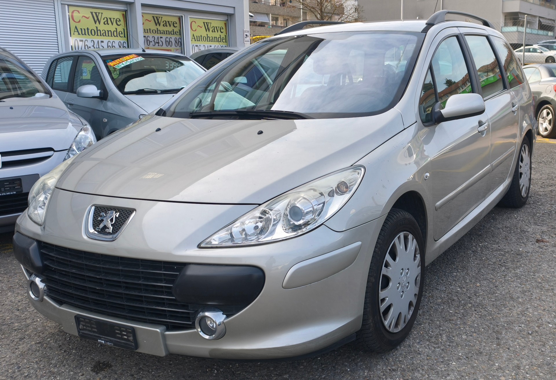 PEUGEOT 307 SW 2.0 HDI Black&Silver Edition-image-5