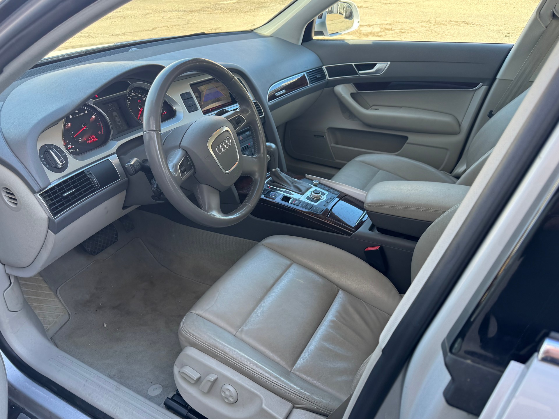 AUDI A6 Limousine 4.2 V8 FSI quattro tiptronic-image-6