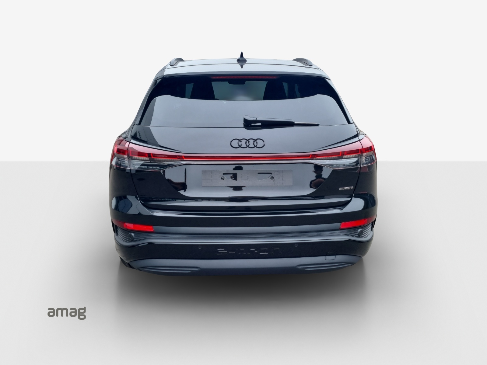 AUDI Q4 e-tron 45 Edition Swiss Ski quattro-showroom-element-3