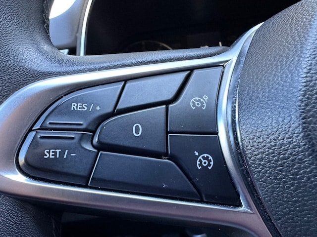 RENAULT Clio 1.0 Intens-image-12