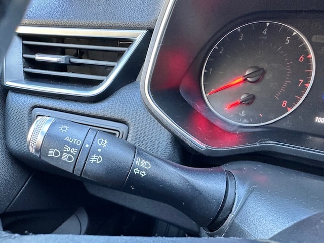 RENAULT Clio 1.0 Intens-image-11