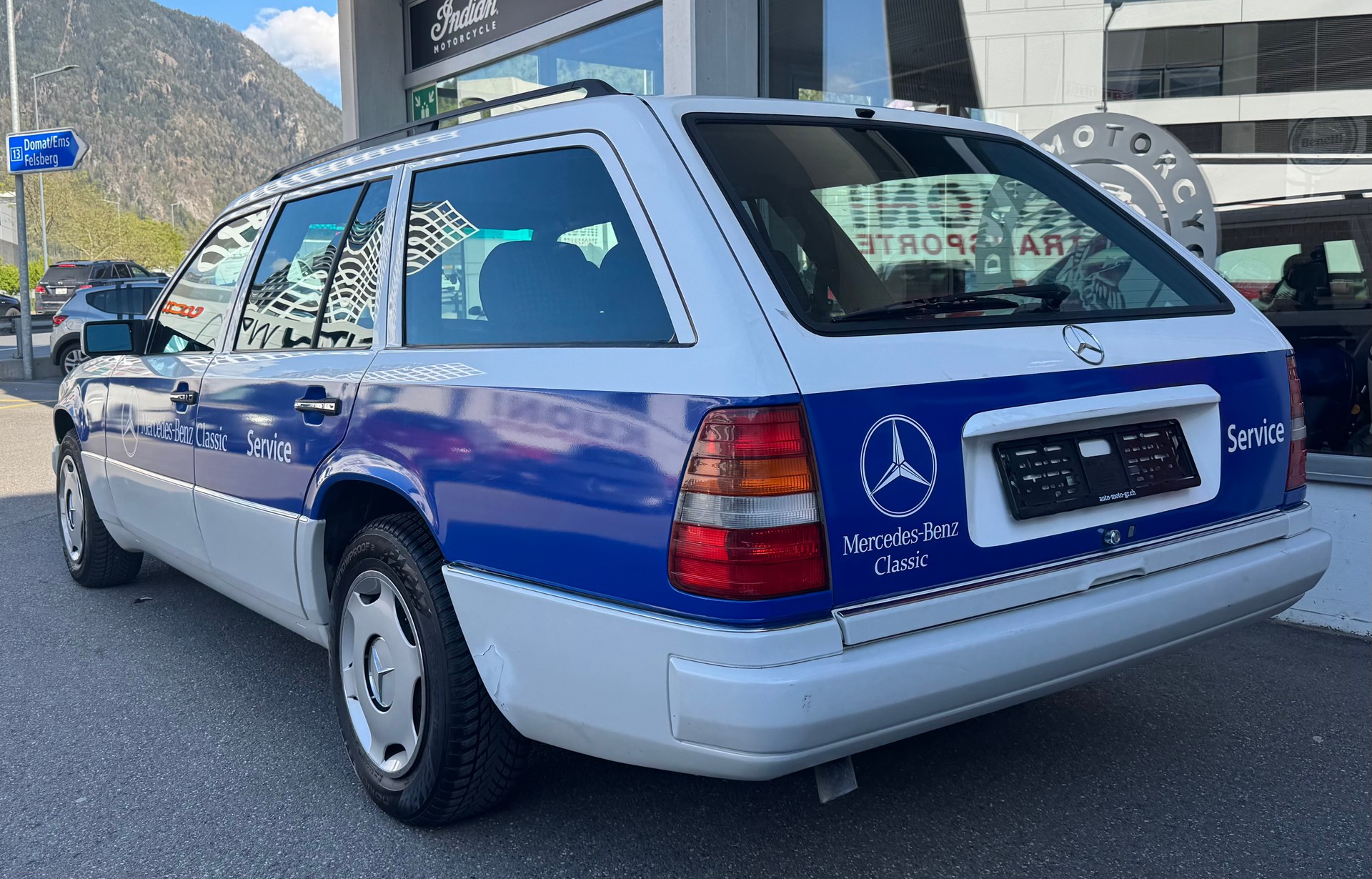 MERCEDES-BENZ E 280 Business Automatic-showroom-element-3