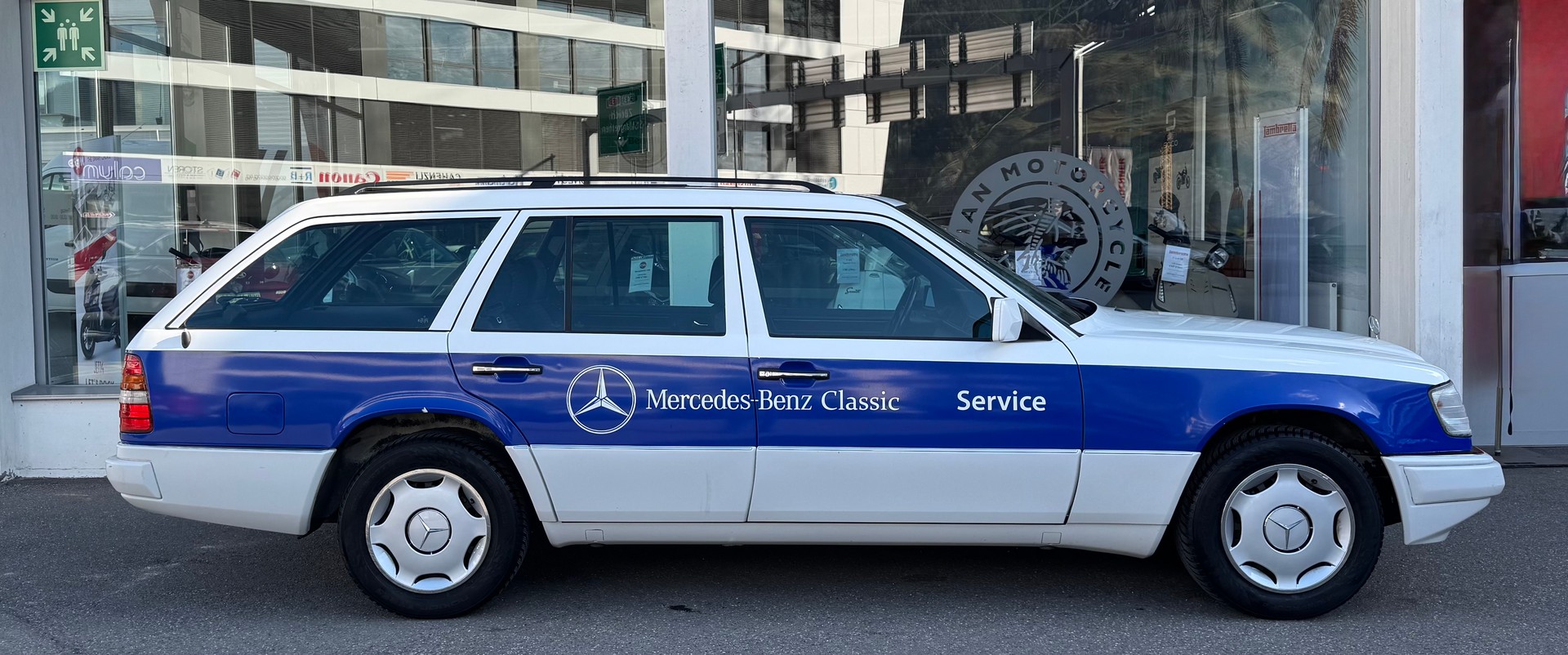 MERCEDES-BENZ E 280 Business Automatic-showroom-element-1