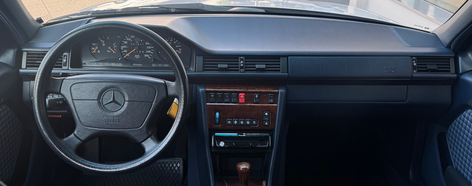 MERCEDES-BENZ E 280 Business Automatic-image-11