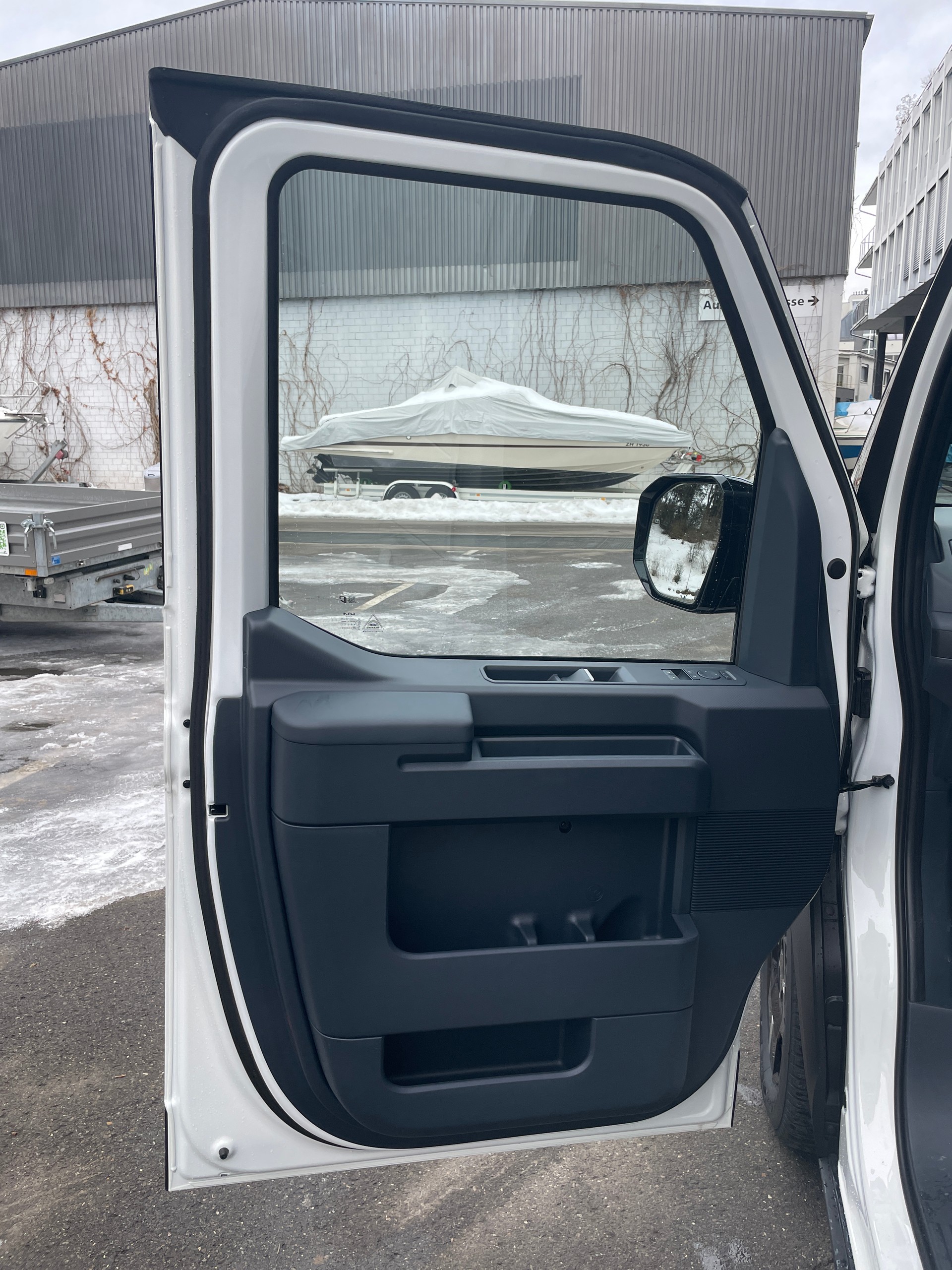 KIA PV5 Cargo 71.2 kWh Plus 2-Schiebetüren-image-11