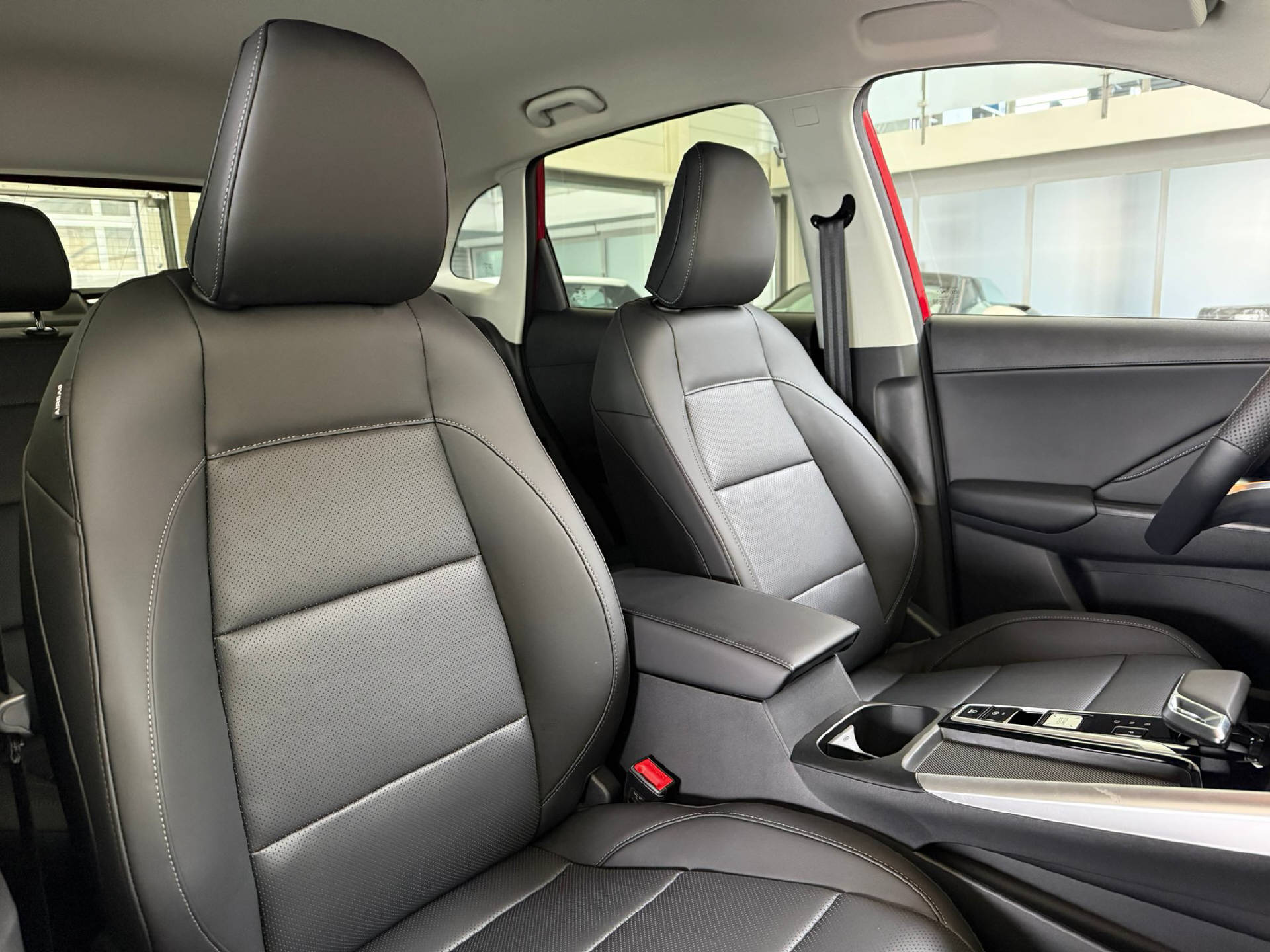 MG ZS 1.5 Hybrid+ Luxury-image-6