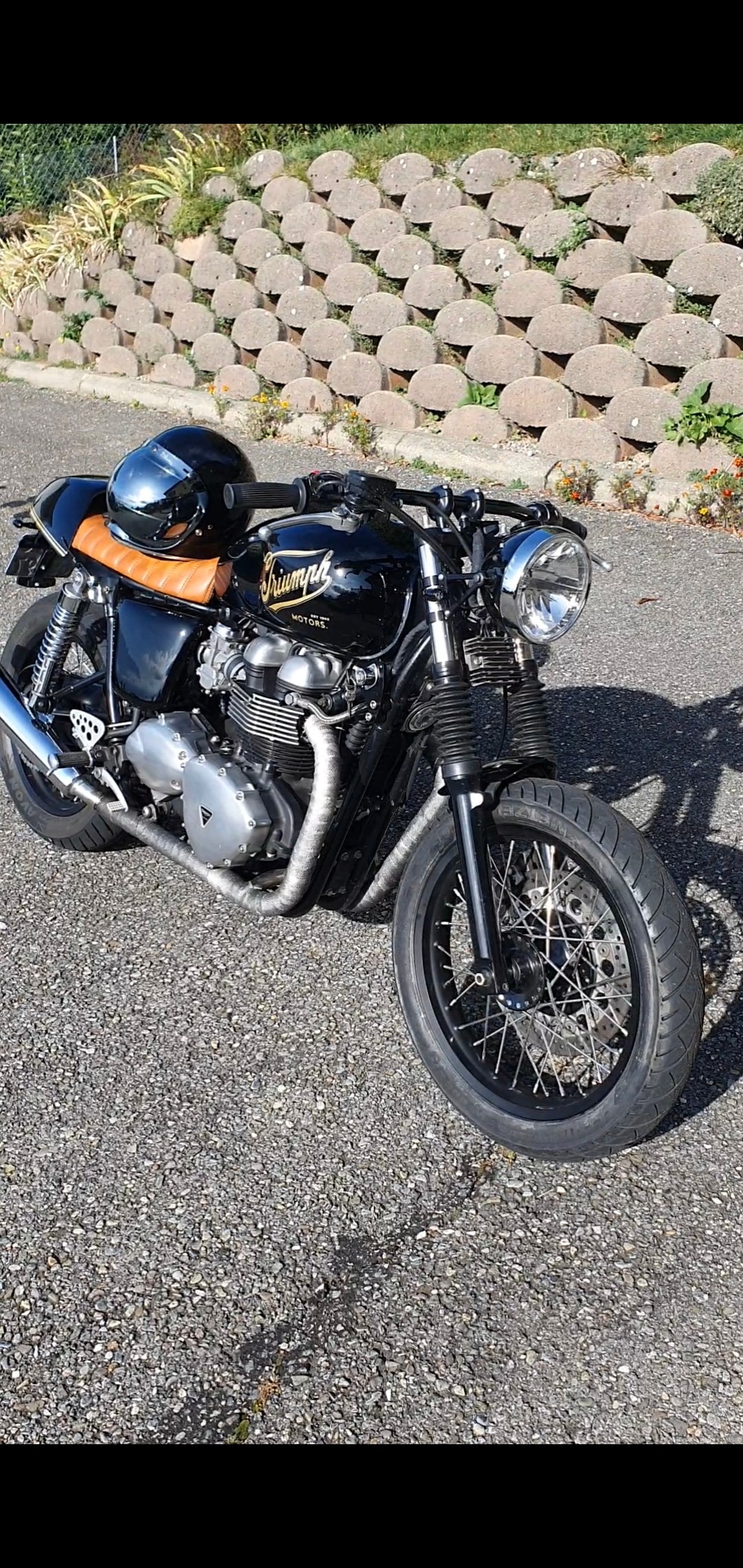TRIUMPH Thruxton 900 i-image-2