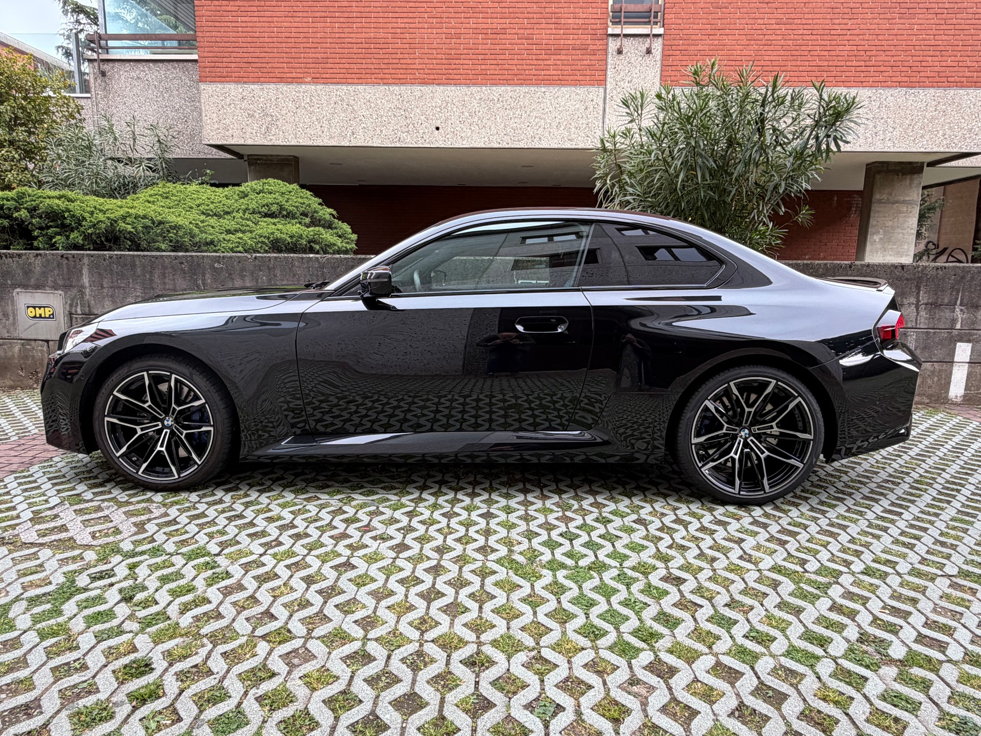 BMW M2 Steptronic-image-2