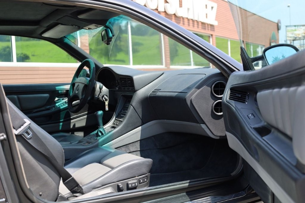 BMW CSi-image-14