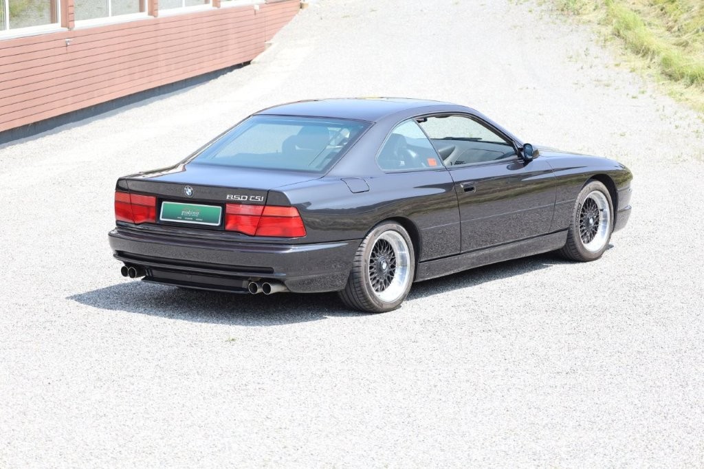 BMW CSi-image-12