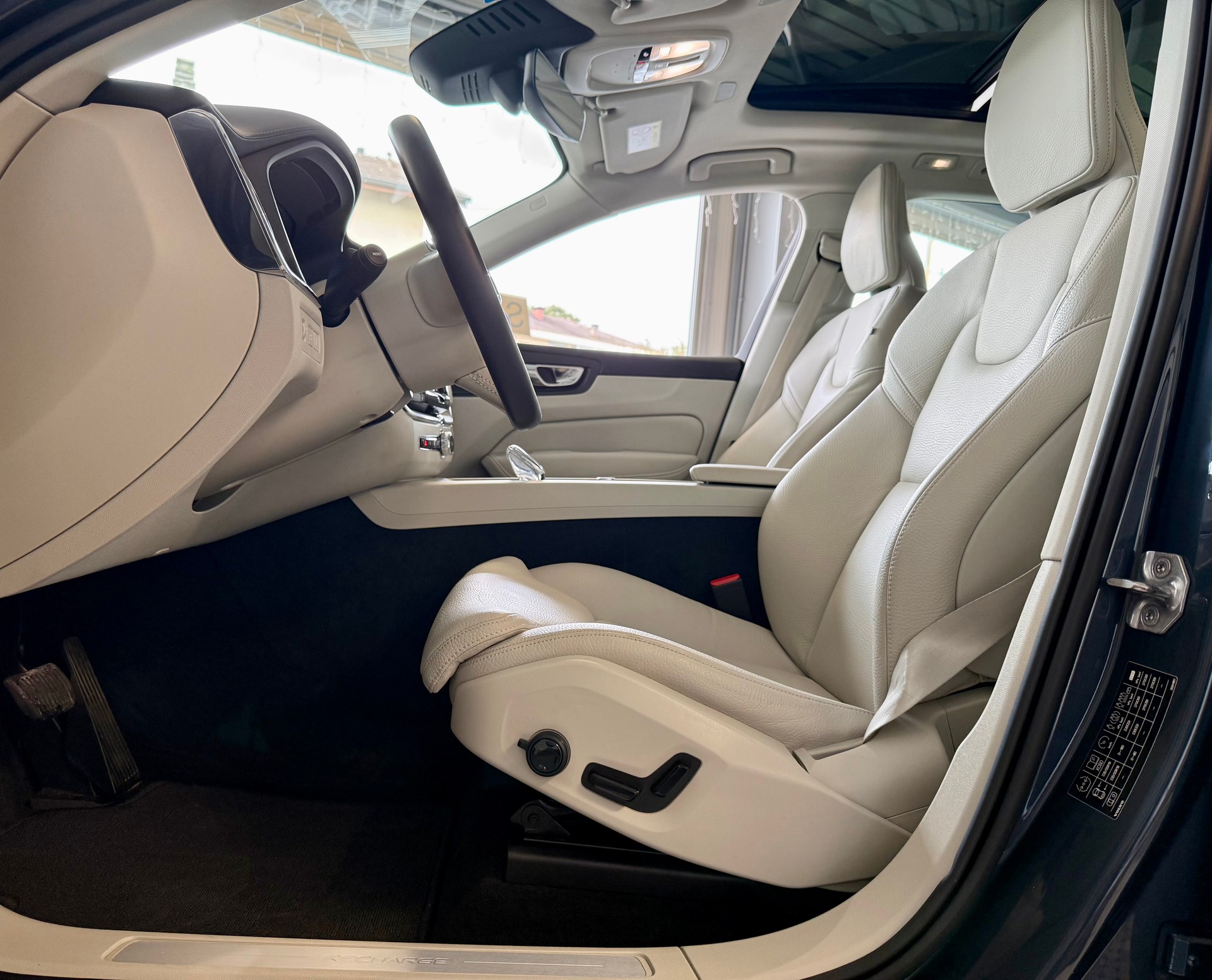 VOLVO XC60 T6 eAWD Inscription Geartronic-image-11