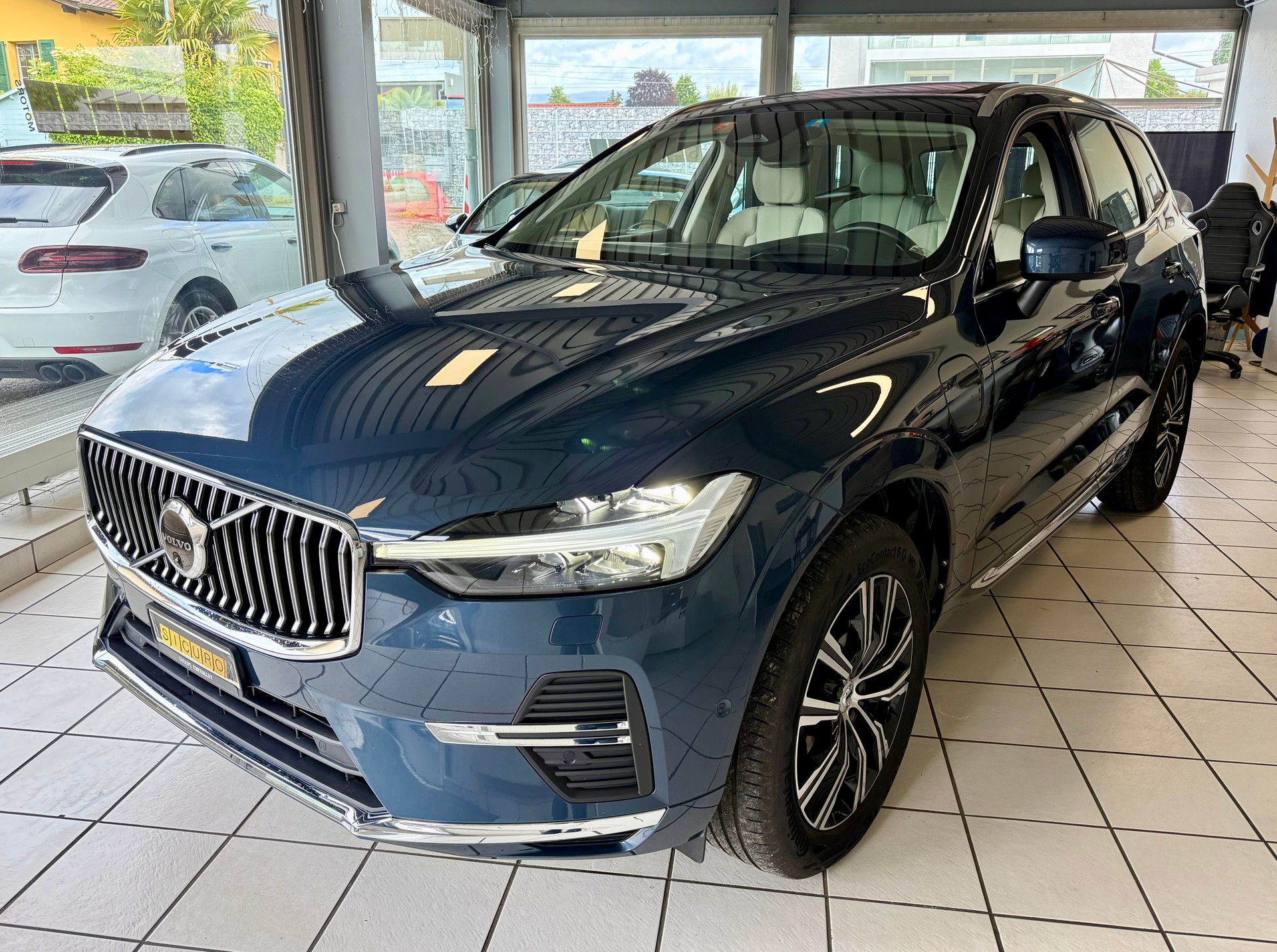 VOLVO XC60 T6 eAWD Inscription Geartronic-showroom-element-3