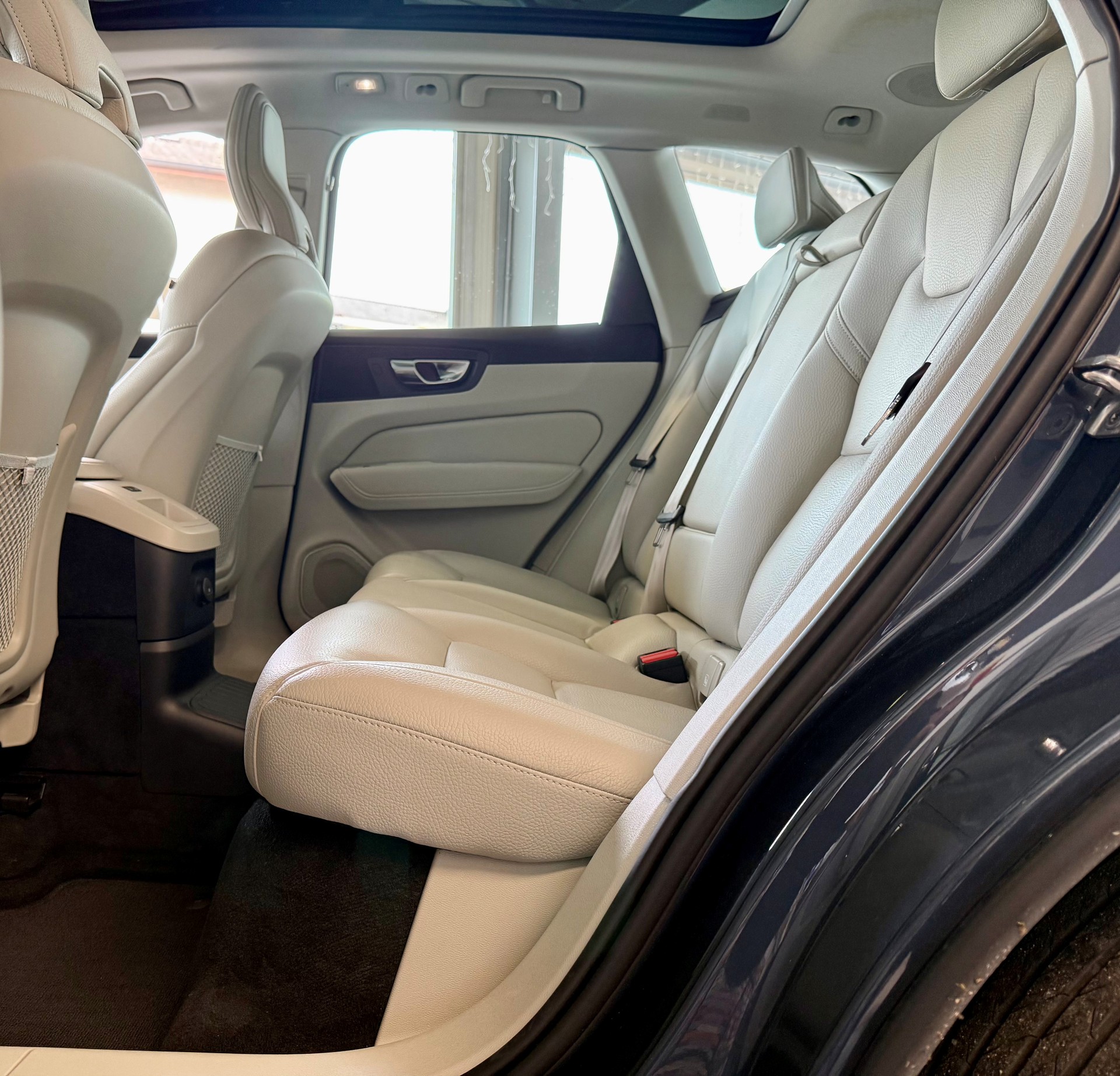 VOLVO XC60 T6 eAWD Inscription Geartronic-image-24