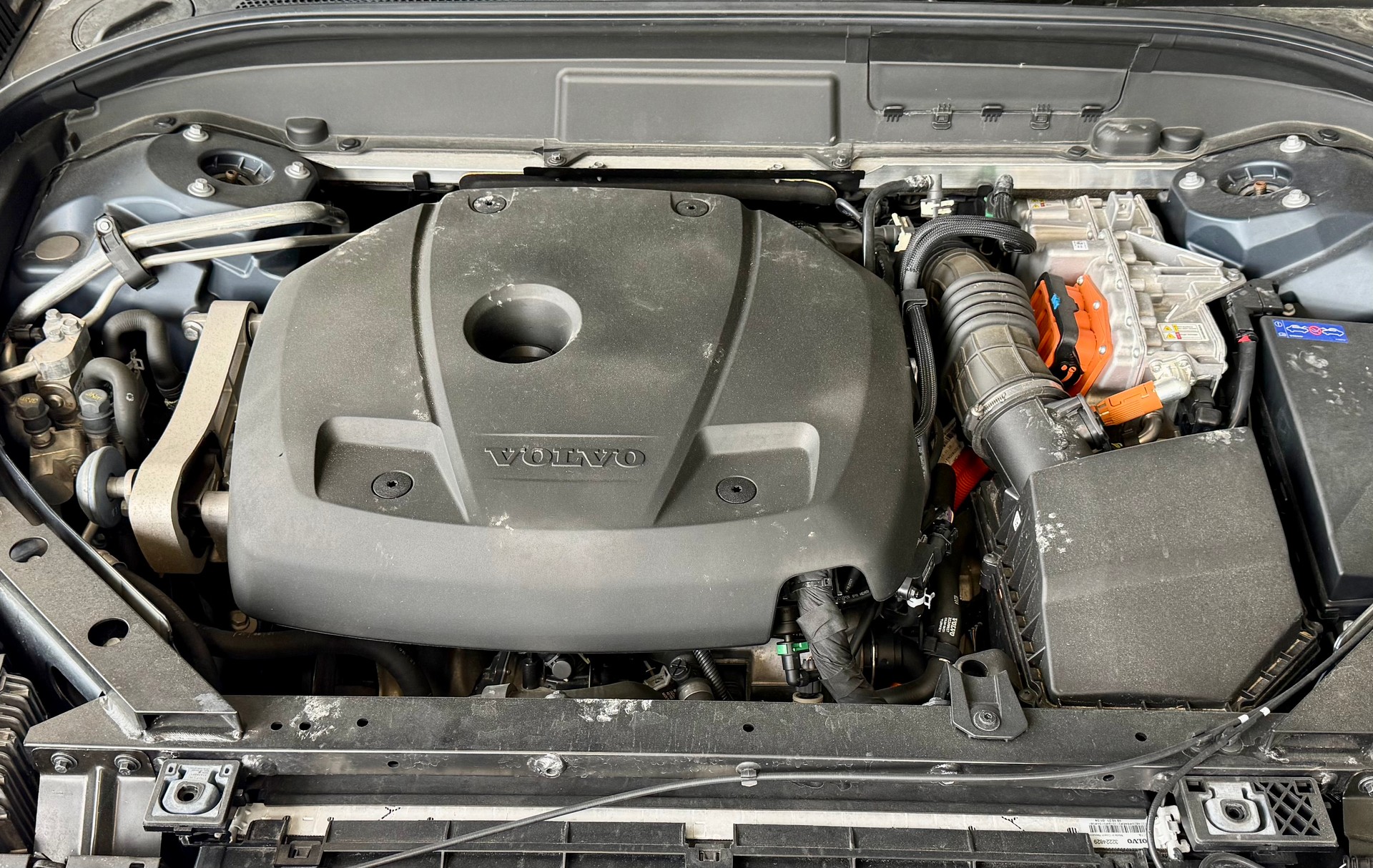 VOLVO XC60 T6 eAWD Inscription Geartronic-image-27