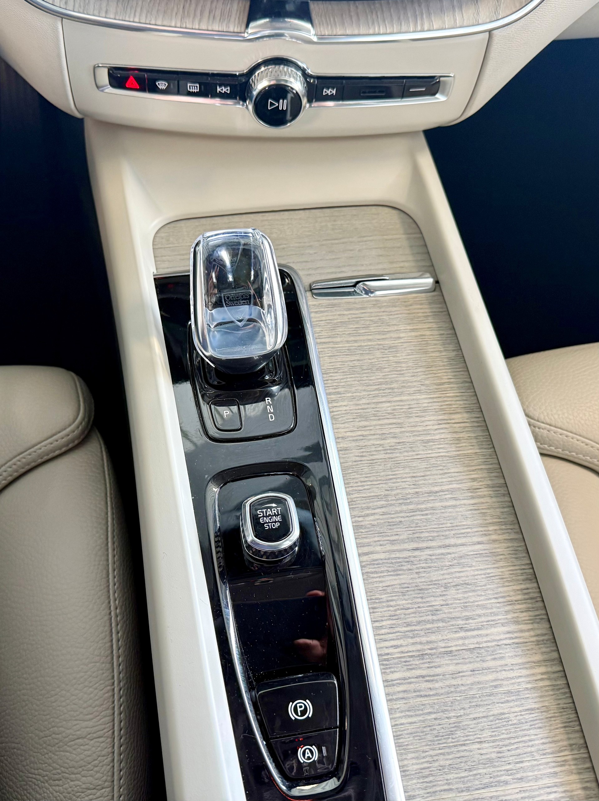 VOLVO XC60 T6 eAWD Inscription Geartronic-image-22