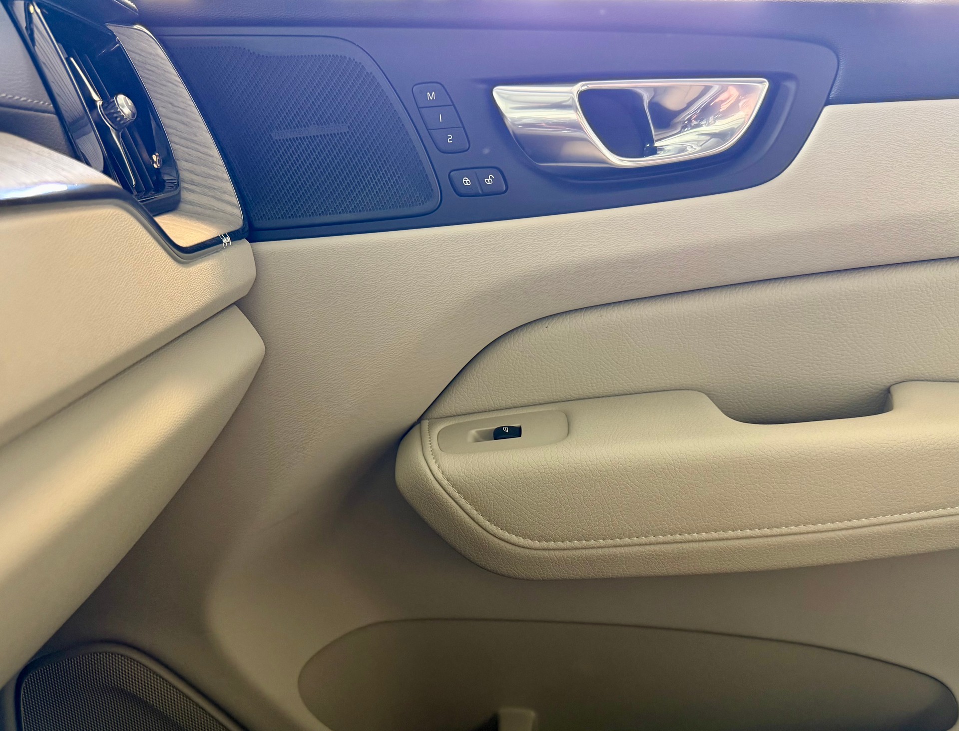VOLVO XC60 T6 eAWD Inscription Geartronic-image-23