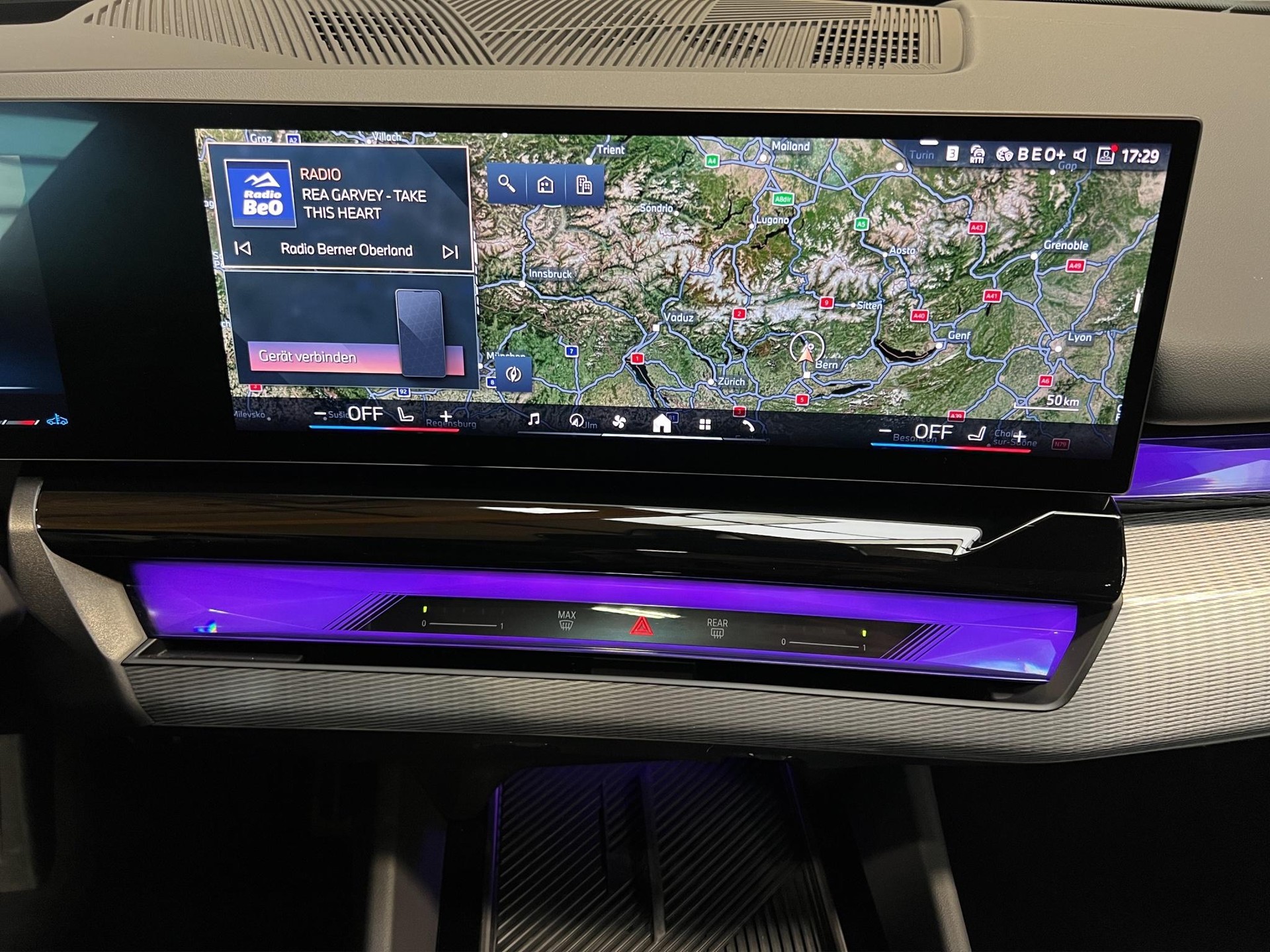 BMW 520d xDrive Touring M Sport-image-8