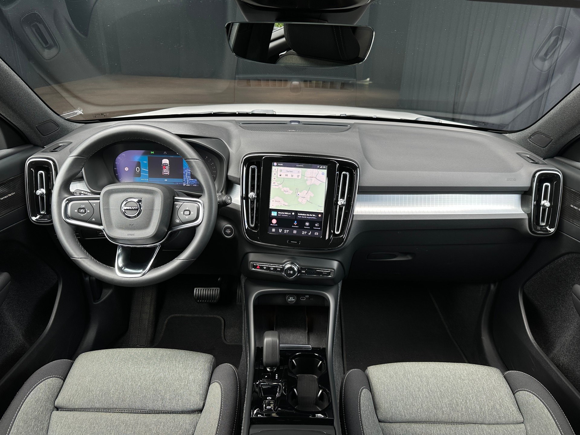 VOLVO XC40 B3 Benzin Mild Hybrid Plus Dark DCT-image-14