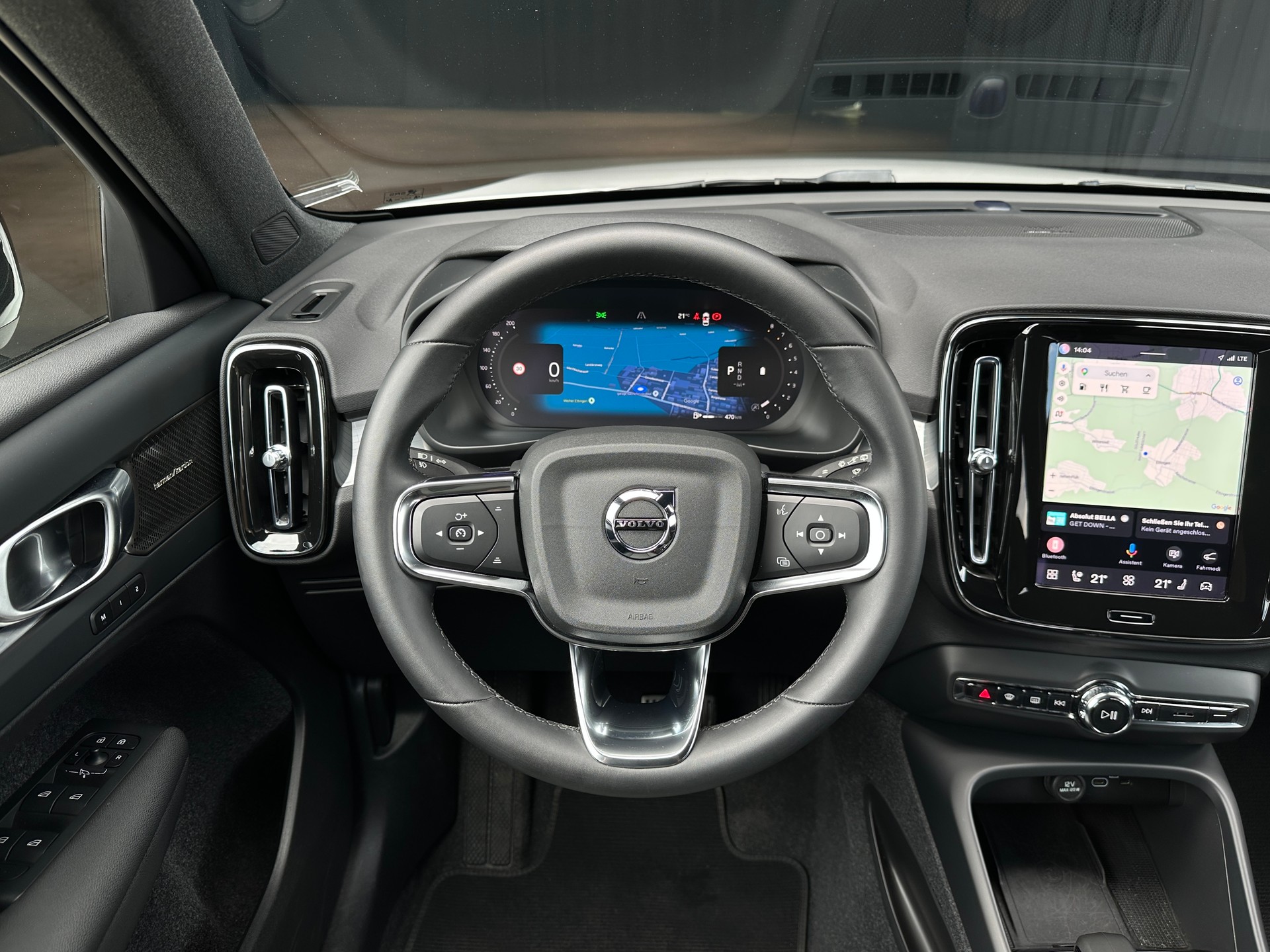 VOLVO XC40 B3 Benzin Mild Hybrid Plus Dark DCT-image-15