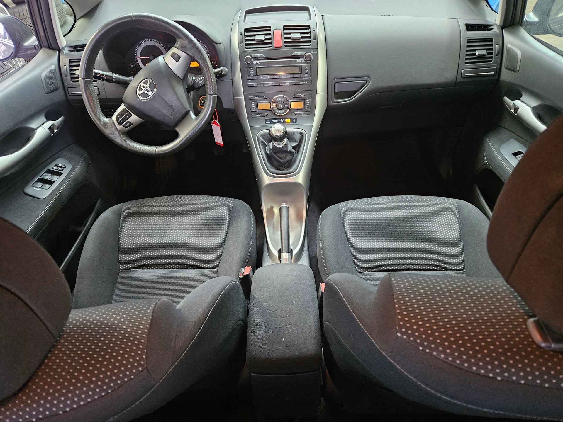 TOYOTA Auris 1.6 Linea Luna-image-12