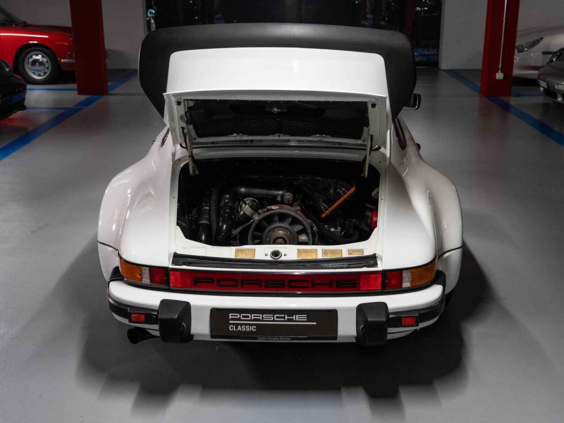 PORSCHE 911 Turbo 3.0 Coupé-image-27