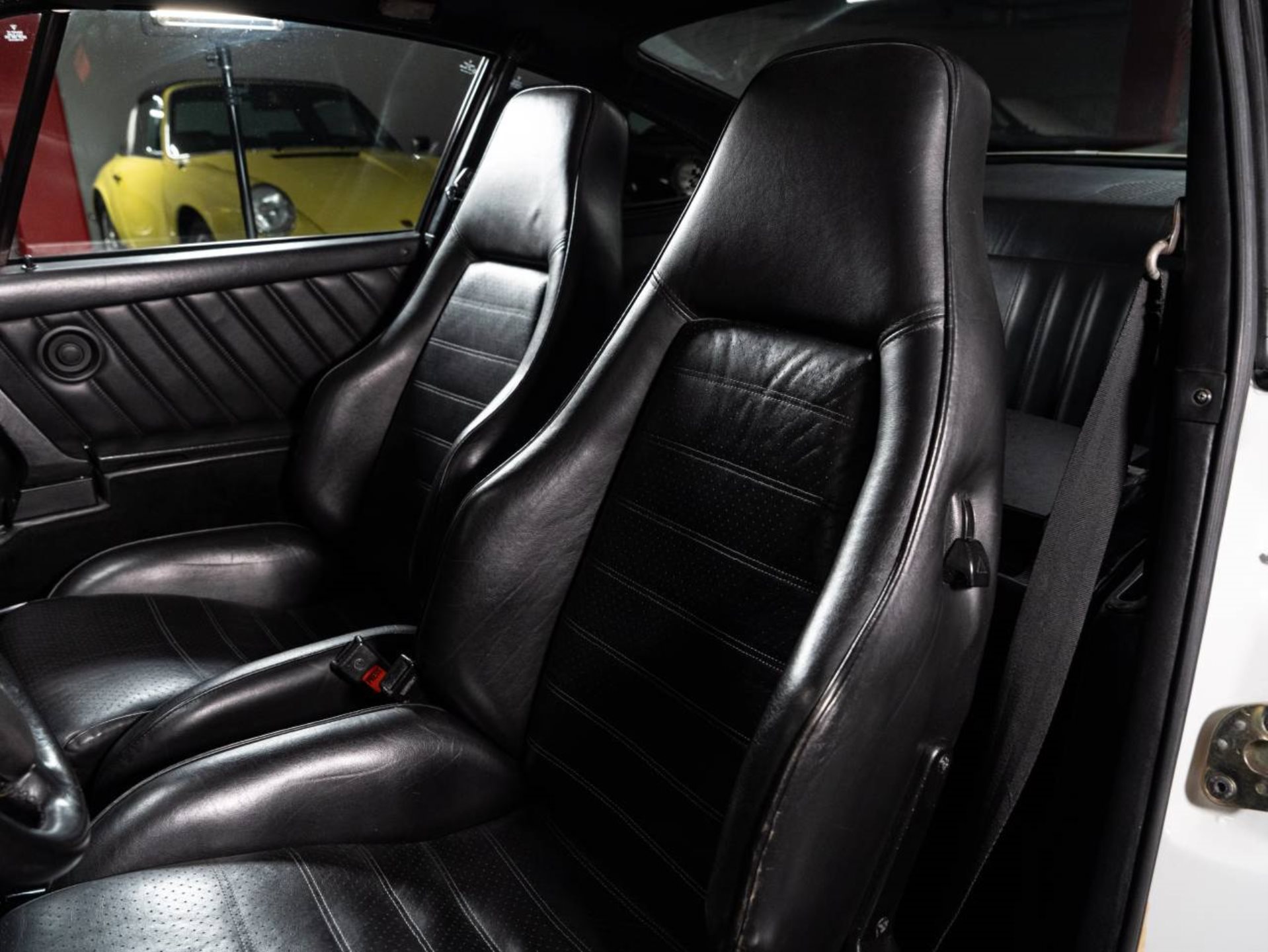PORSCHE 911 Turbo 3.0 Coupé-image-4