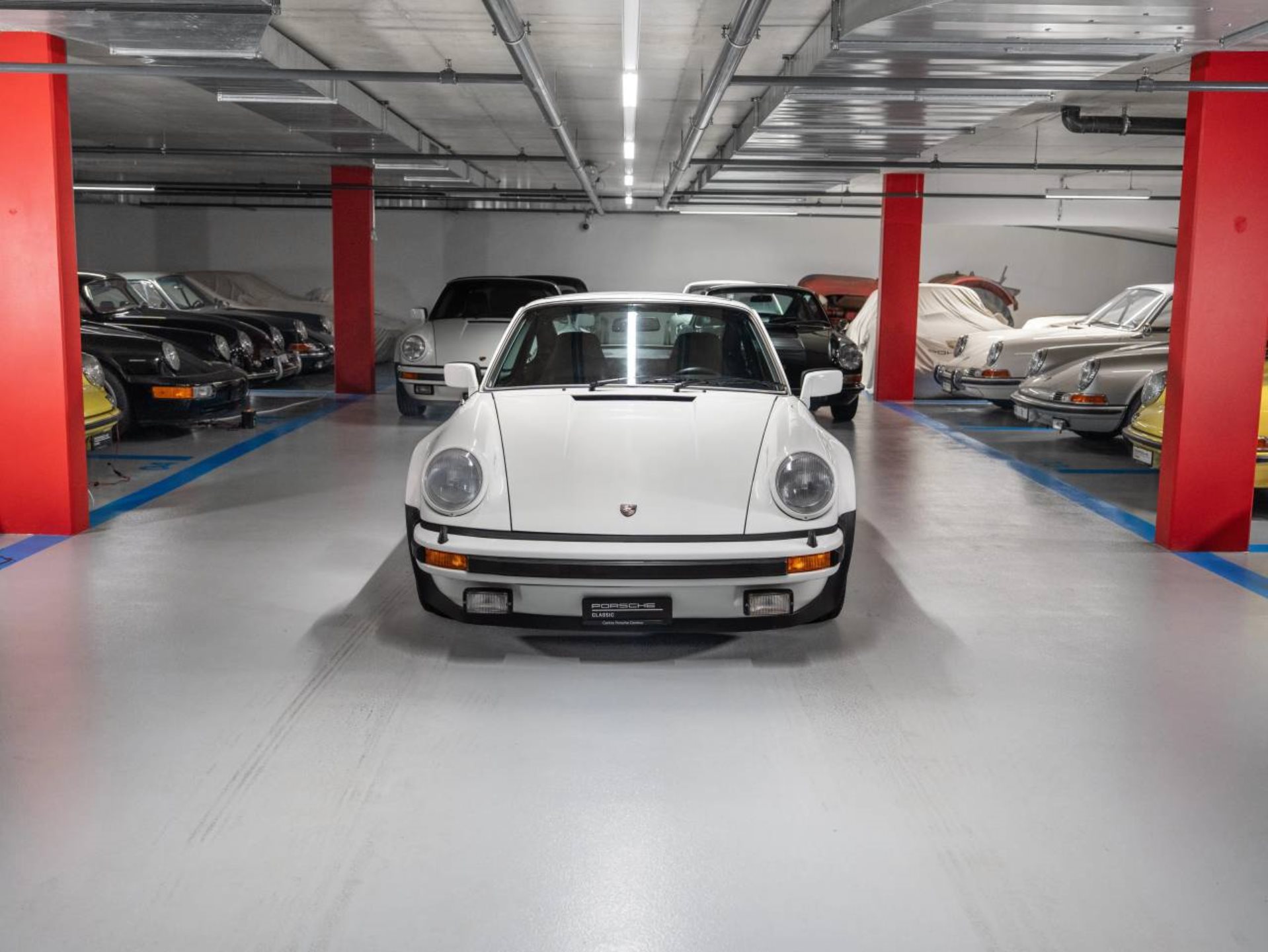 PORSCHE 911 Turbo 3.0 Coupé-showroom-element-1