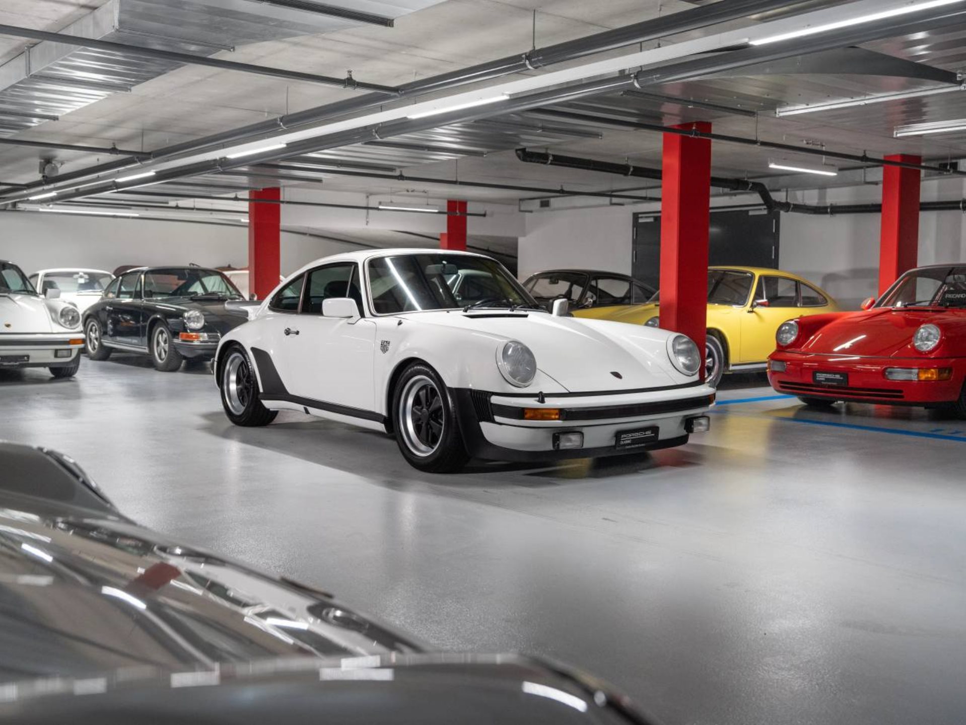 PORSCHE 911 Turbo 3.0 Coupé-image-7