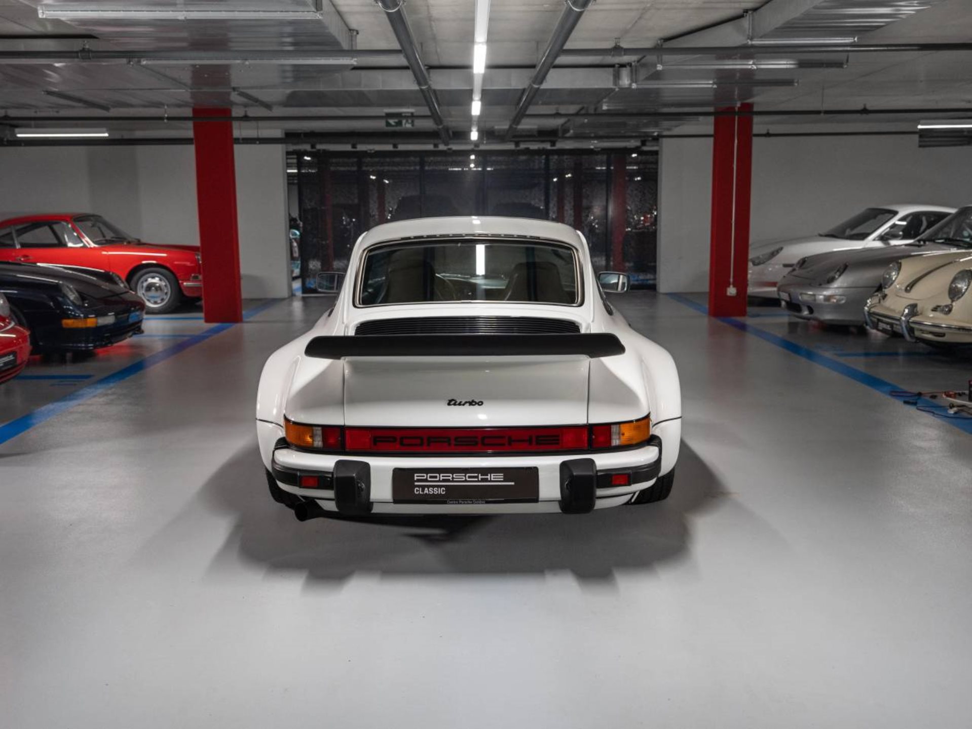 PORSCHE 911 Turbo 3.0 Coupé-image-5