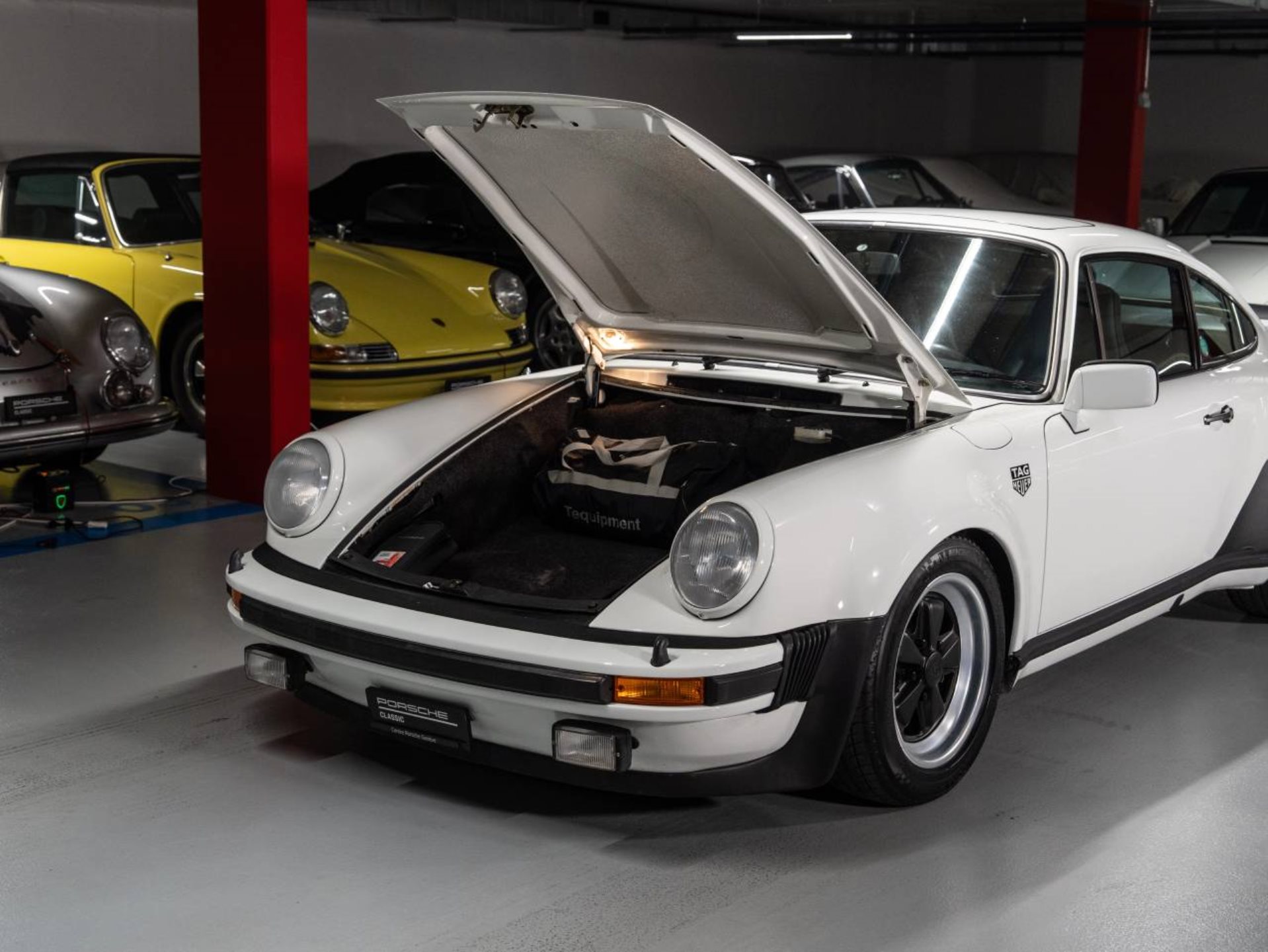 PORSCHE 911 Turbo 3.0 Coupé-image-21