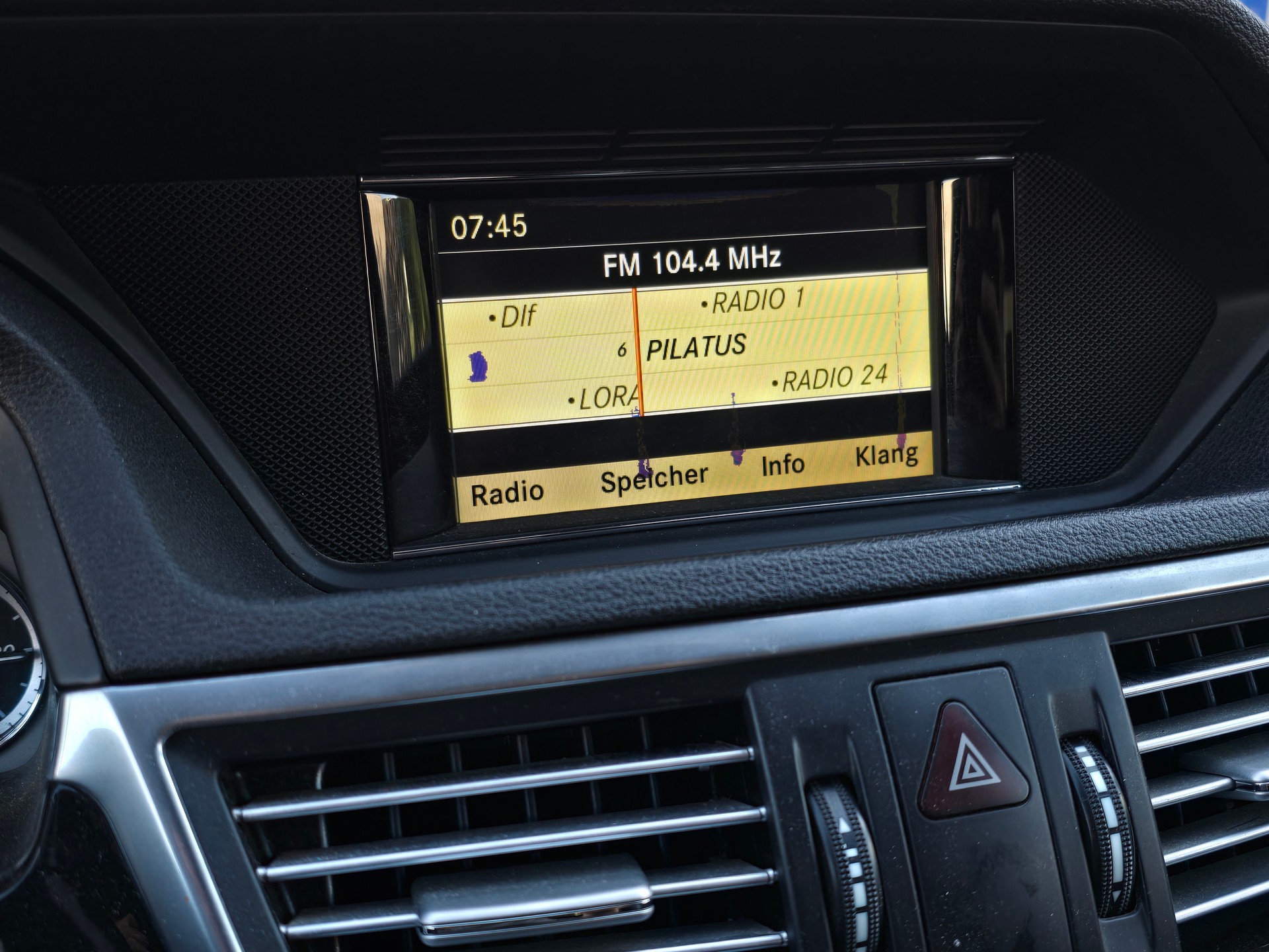 MERCEDES-BENZ E 220 CDI BlueEfficiency Avantgarde Automatic-image-20