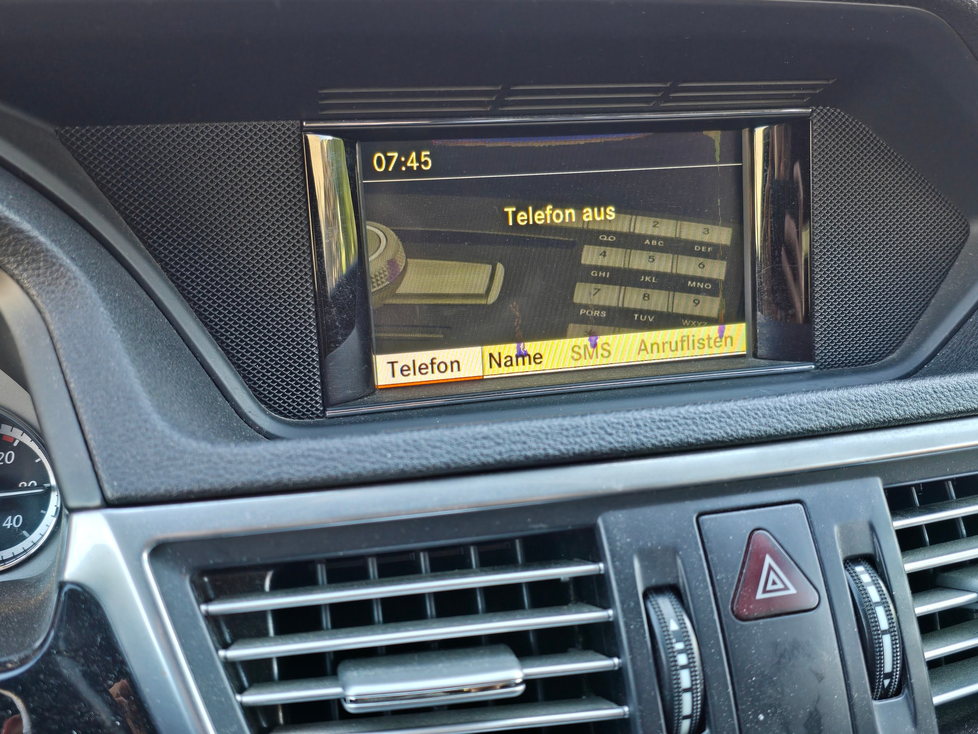 MERCEDES-BENZ E 220 CDI BlueEfficiency Avantgarde Automatic-image-21