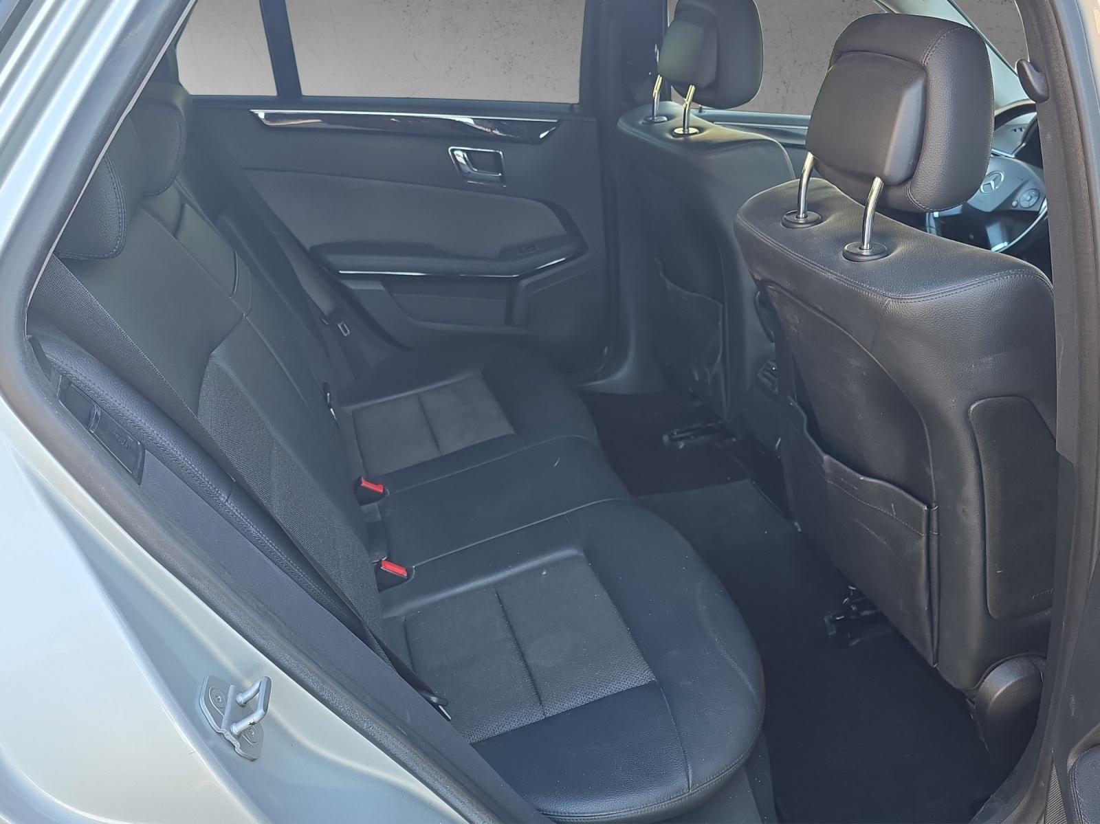 MERCEDES-BENZ E 220 CDI BlueEfficiency Avantgarde Automatic-image-15