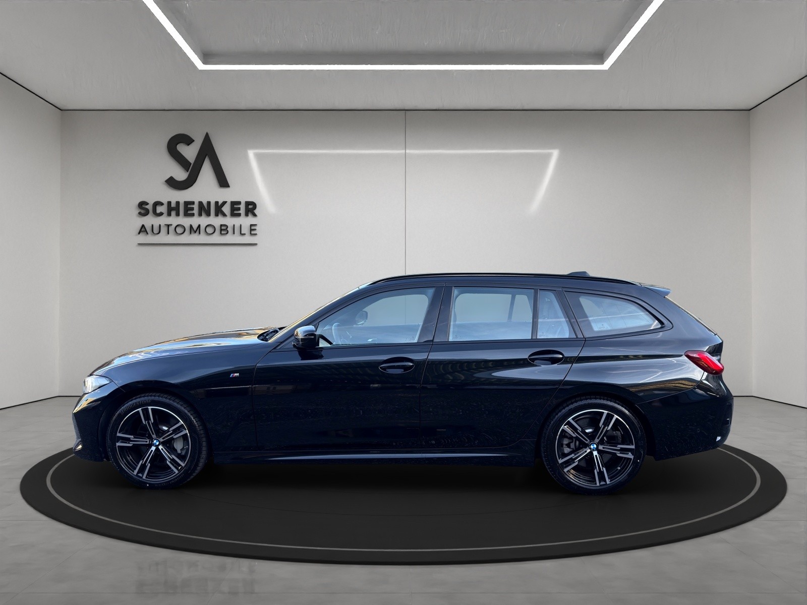 BMW 330i Touring xDrive Steptronic M Sport-showroom-element-1