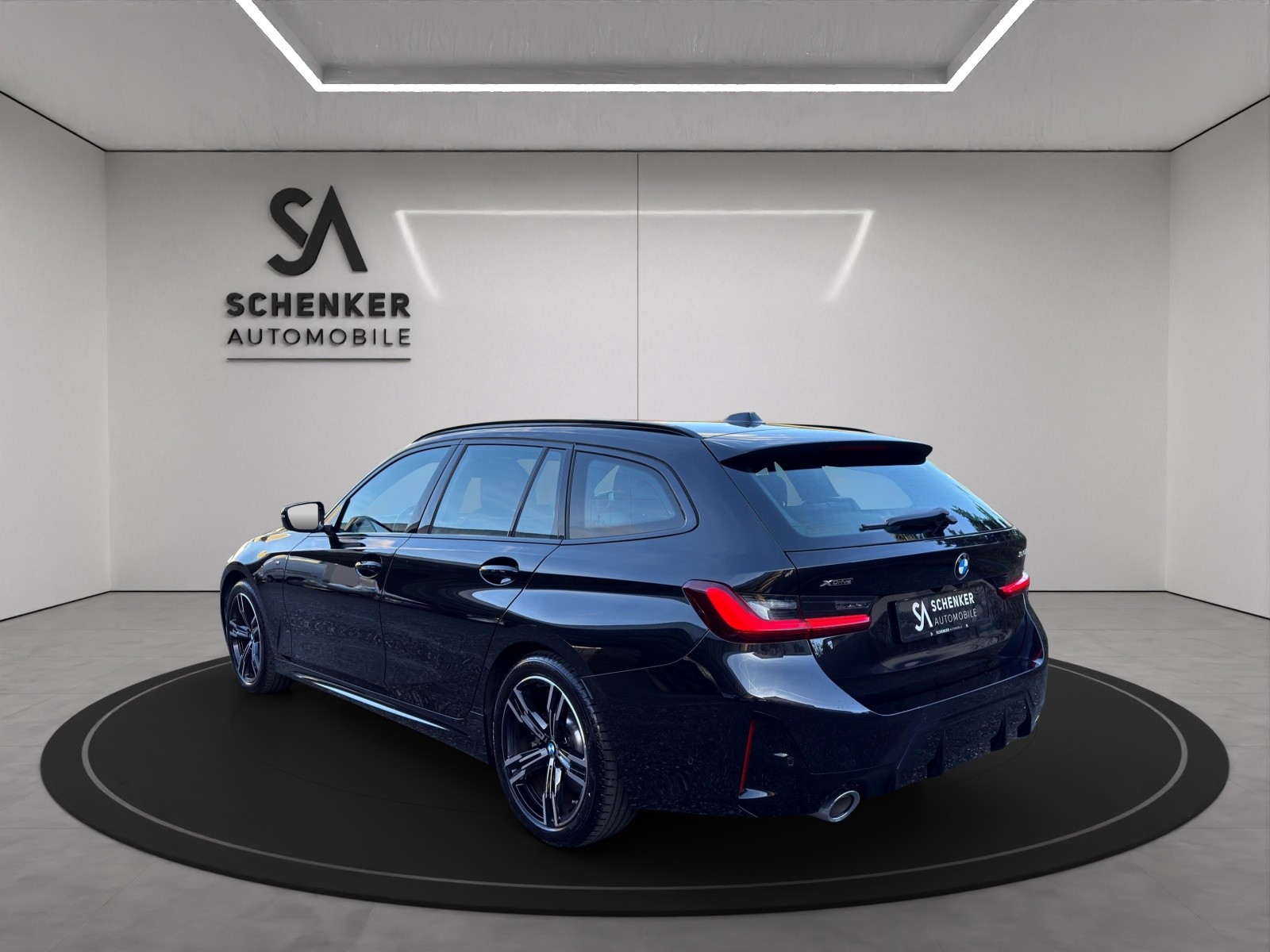 BMW 330i Touring xDrive Steptronic M Sport-showroom-element-2