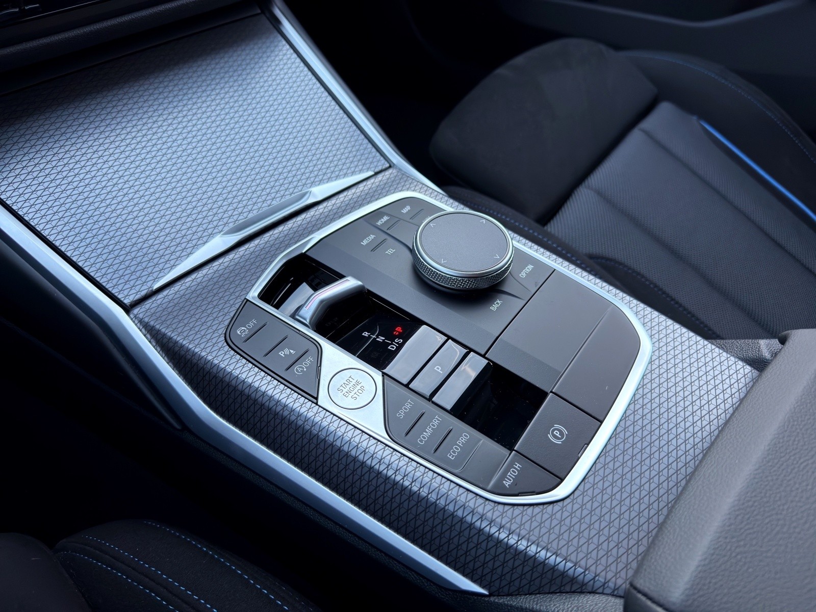 BMW 330i Touring xDrive Steptronic M Sport-image-19